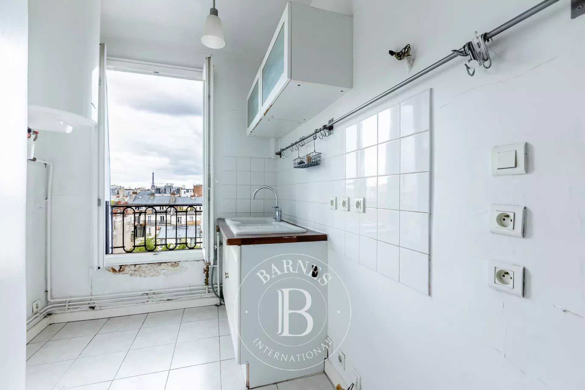 Paris  - Appartement 4 Pi&egrave;ces 2 Chambres