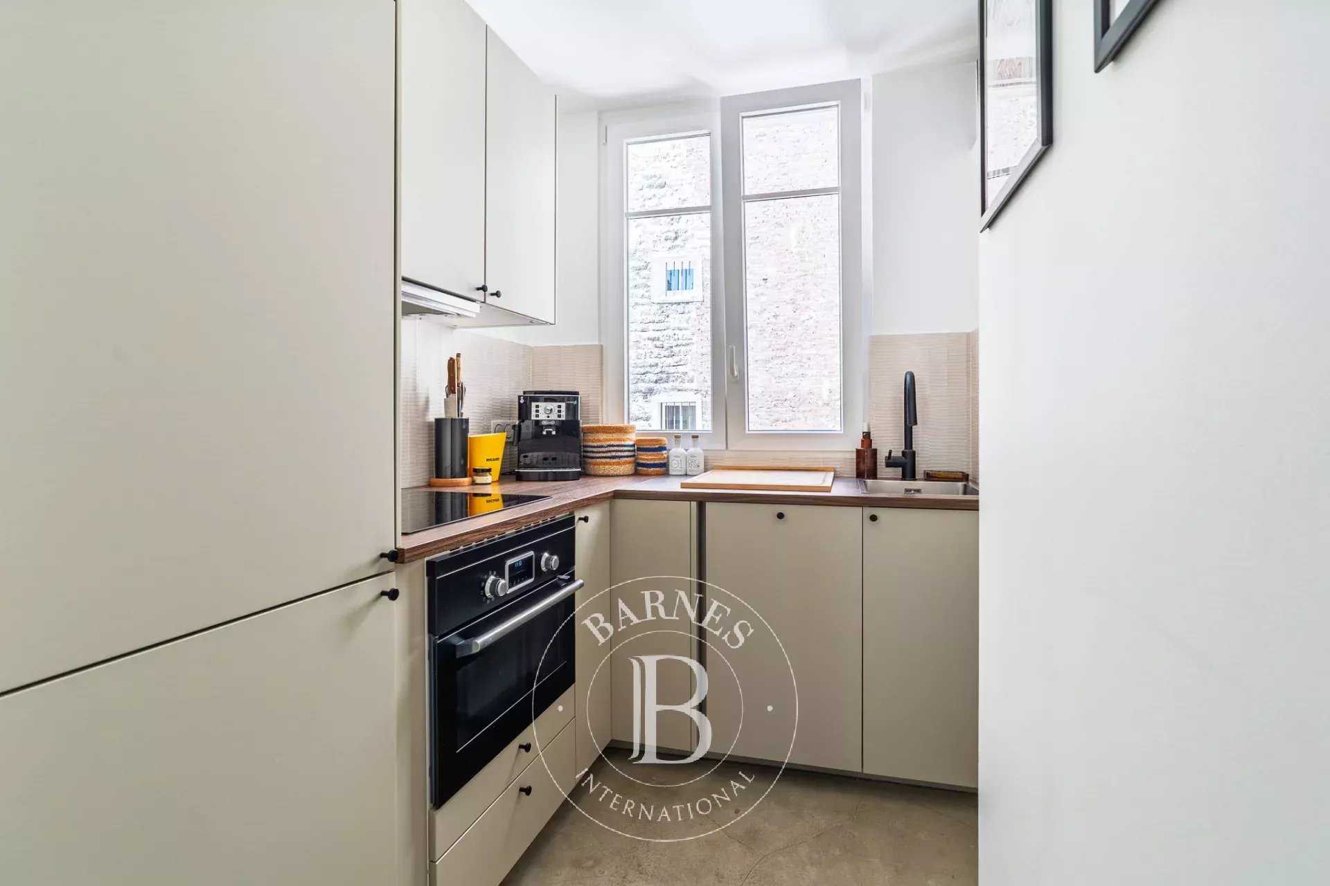 Paris  - Appartement 2 Pi&egrave;ces, 1 Chambre