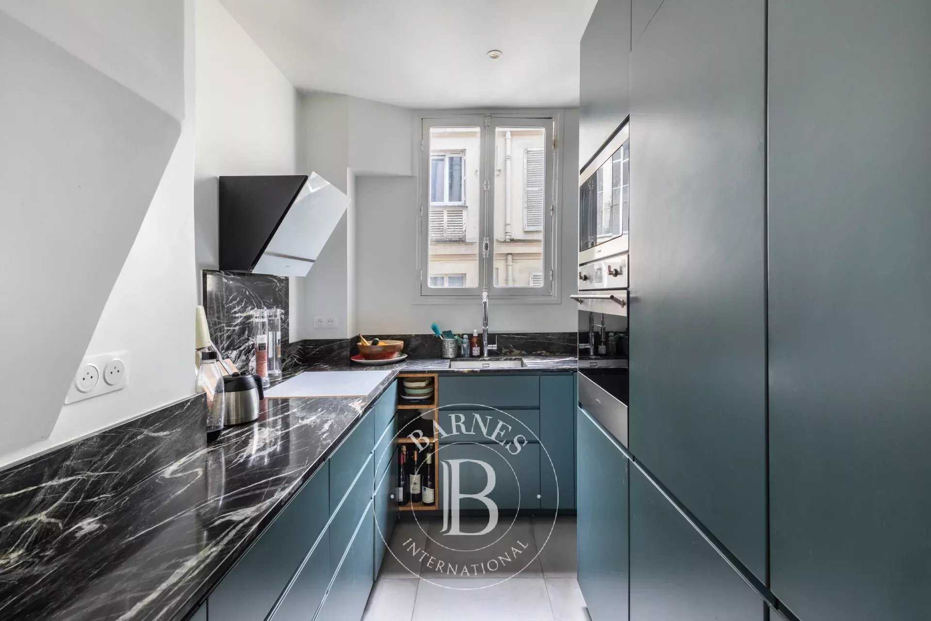 Paris  - Appartement 4 Pièces 2 Chambres