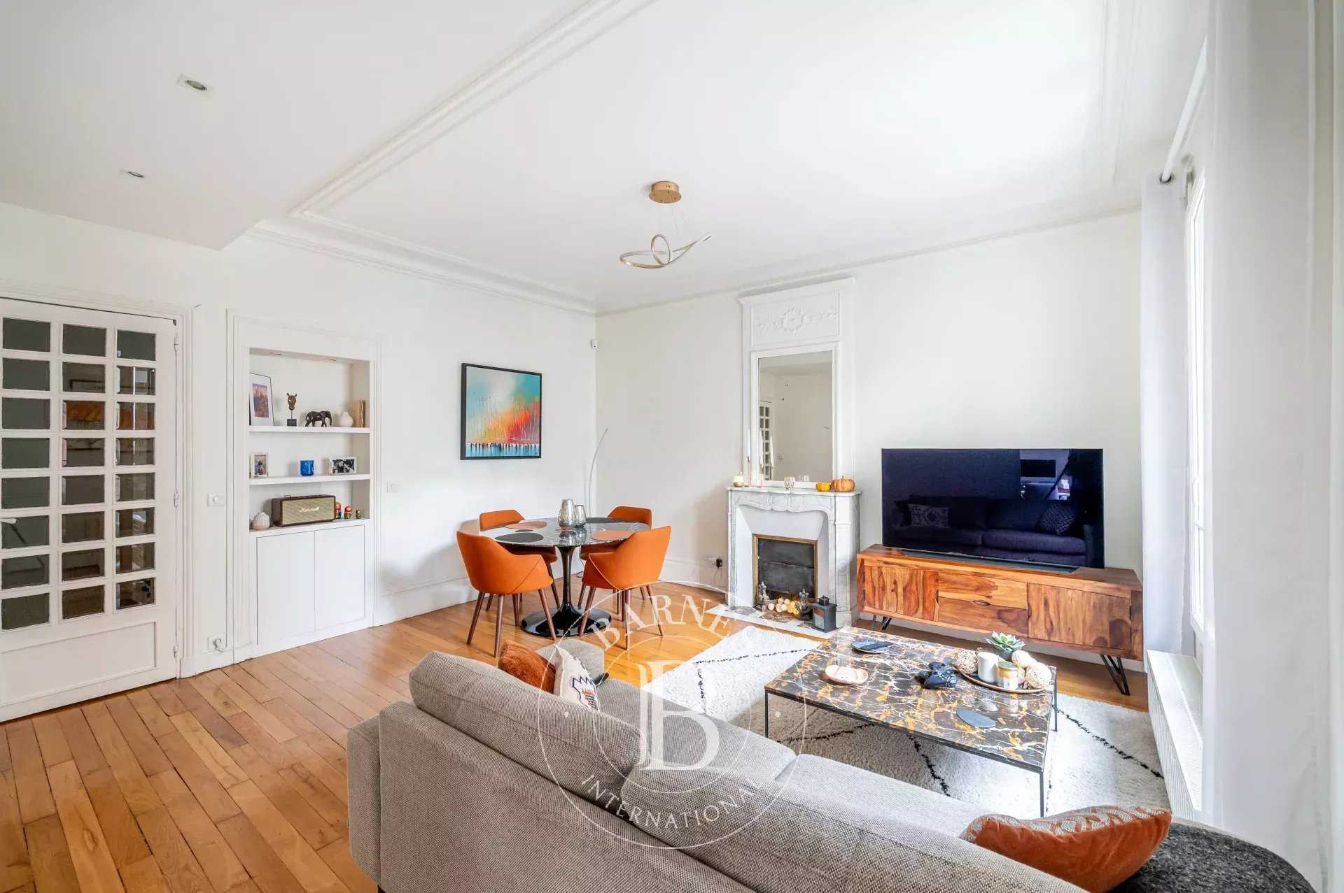 Paris  - Appartement 3 Pièces 2 Chambres