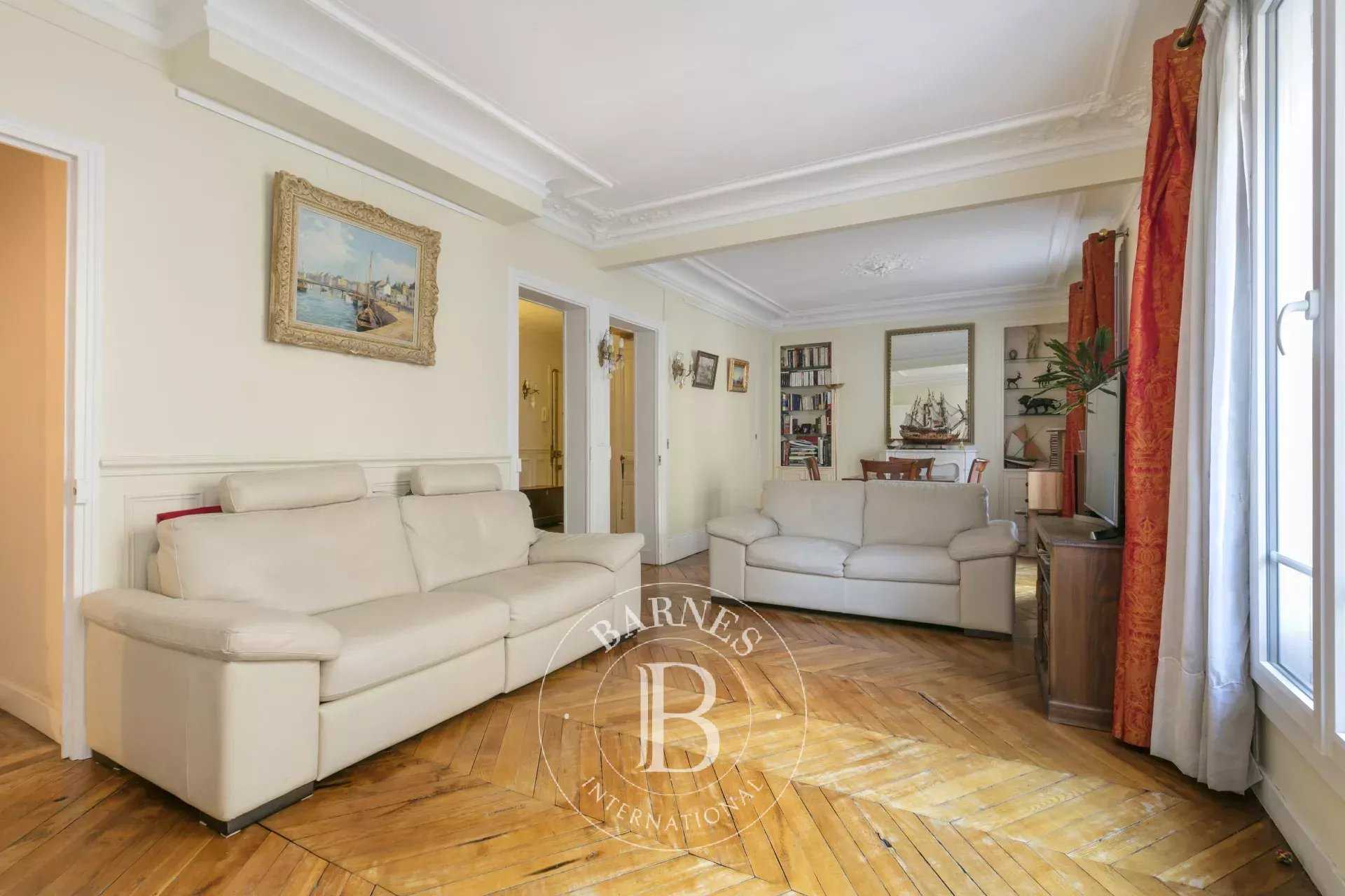 Paris  - Appartement 3 Pièces, 1 Chambre