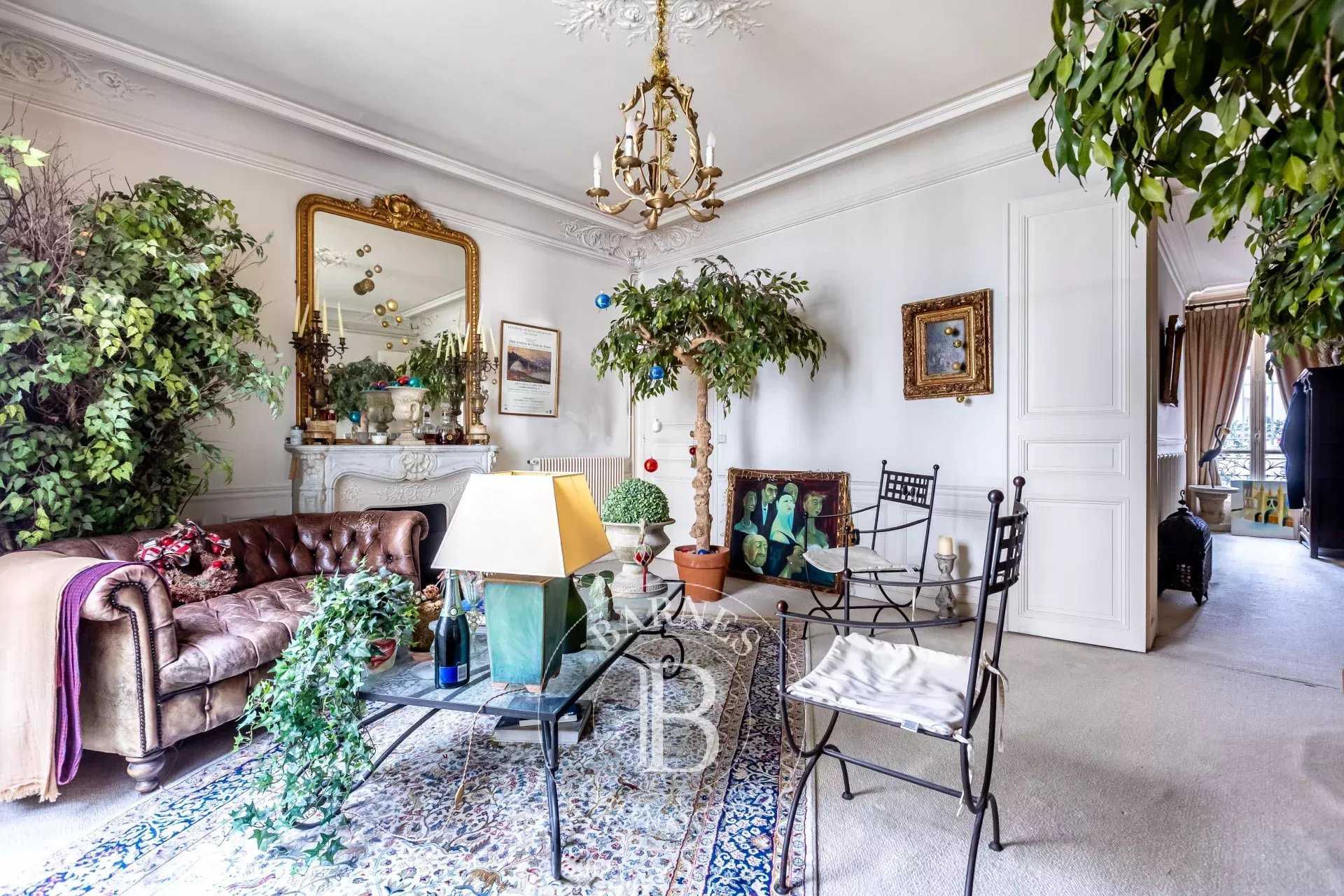 Paris  - Apartment 2 Bedrooms