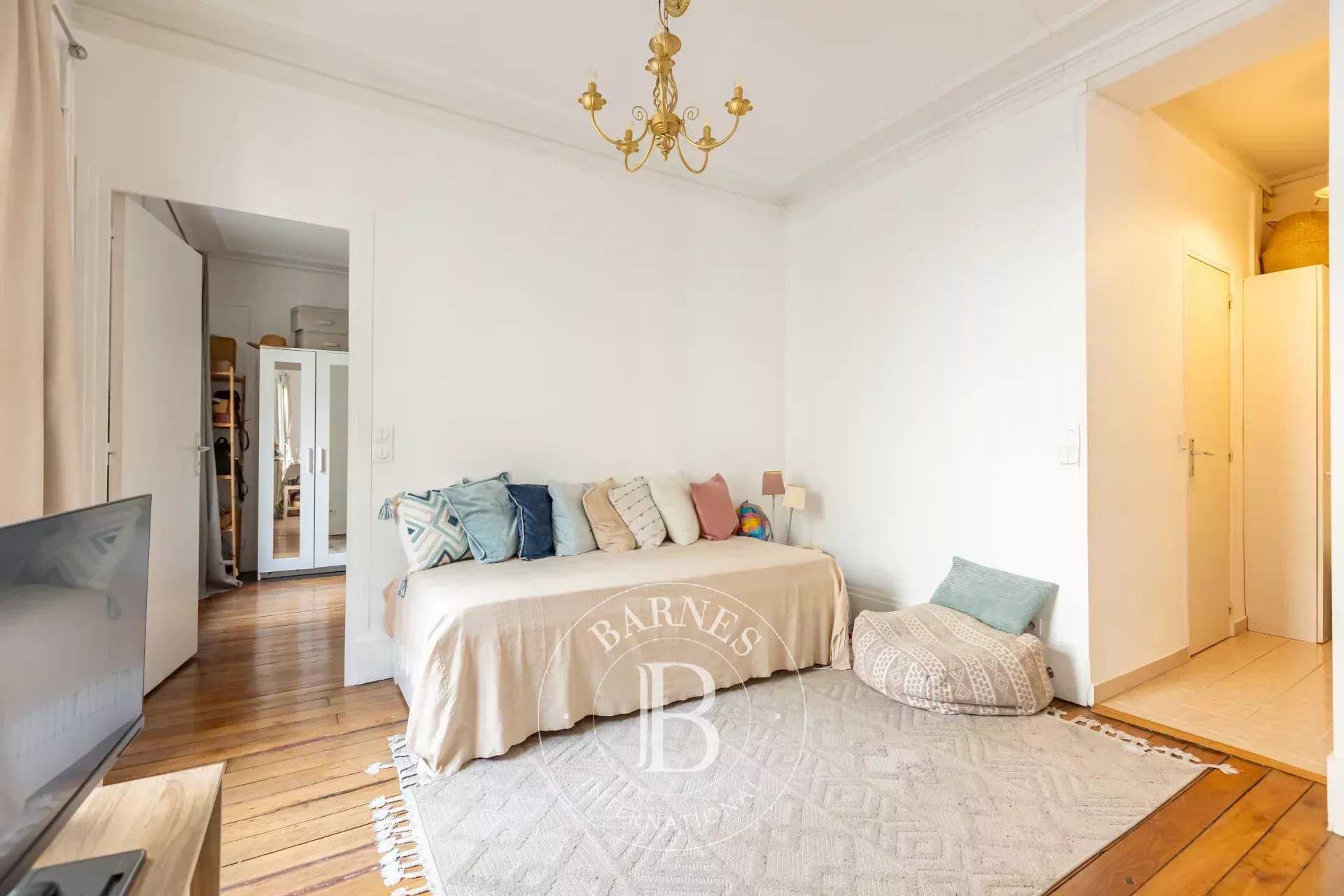 Paris  - Appartement 2 Pièces, 1 Chambre