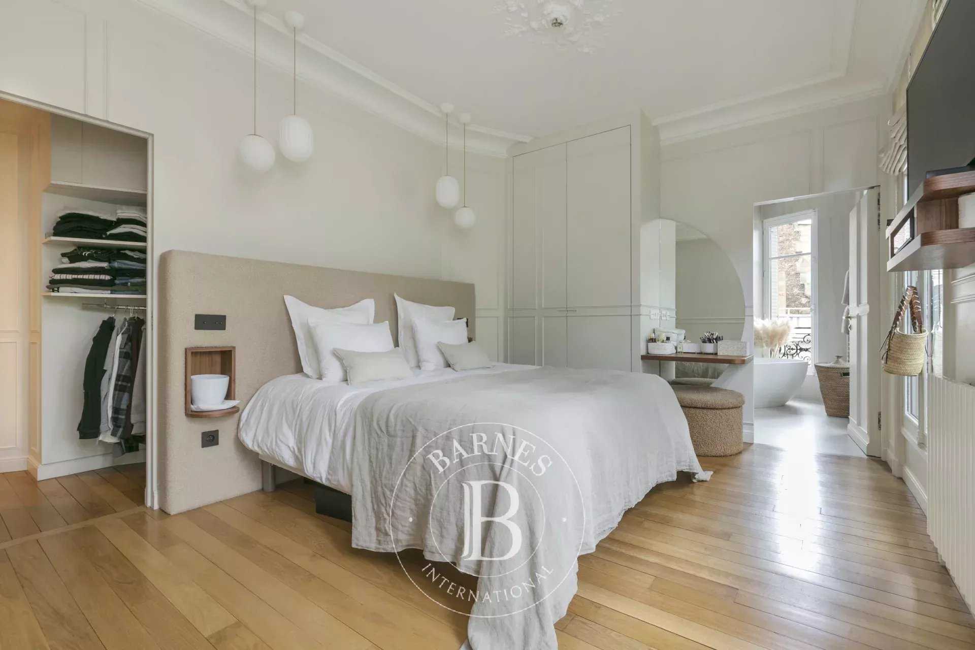 Paris  - Apartment 3 Bedrooms