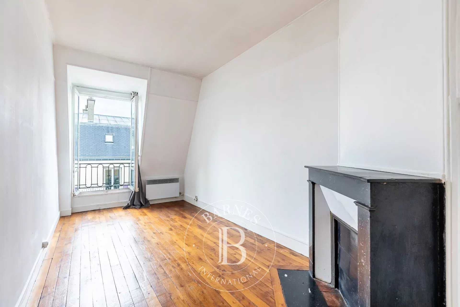 Paris  - Appartement 4 Pi&egrave;ces 2 Chambres
