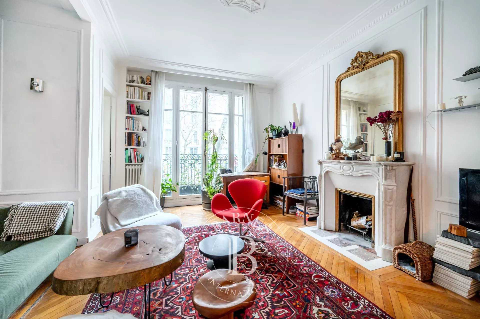 Paris  - Appartement 4 Pièces 3 Chambres