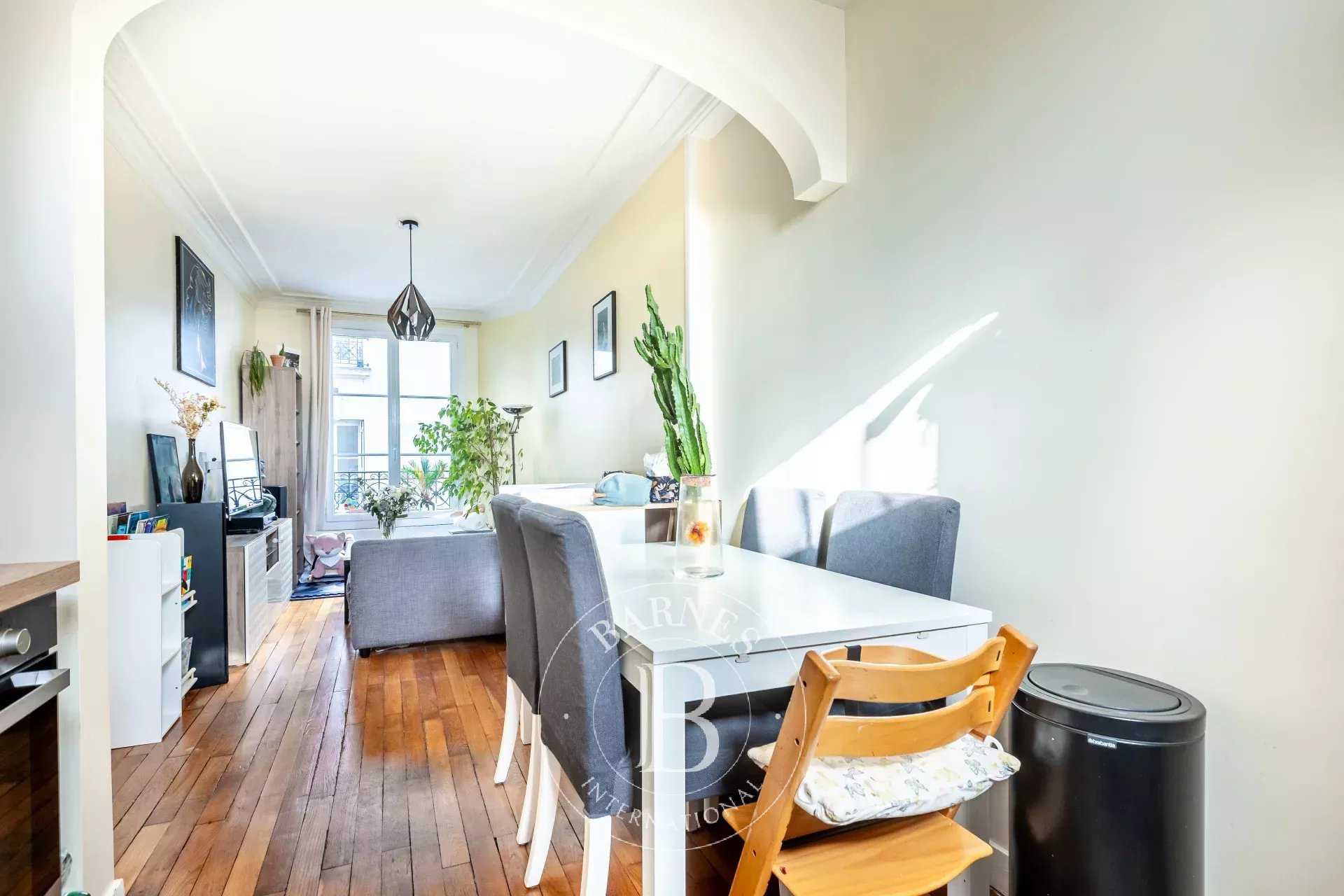 Paris  - Appartement 2 Pièces, 1 Chambre