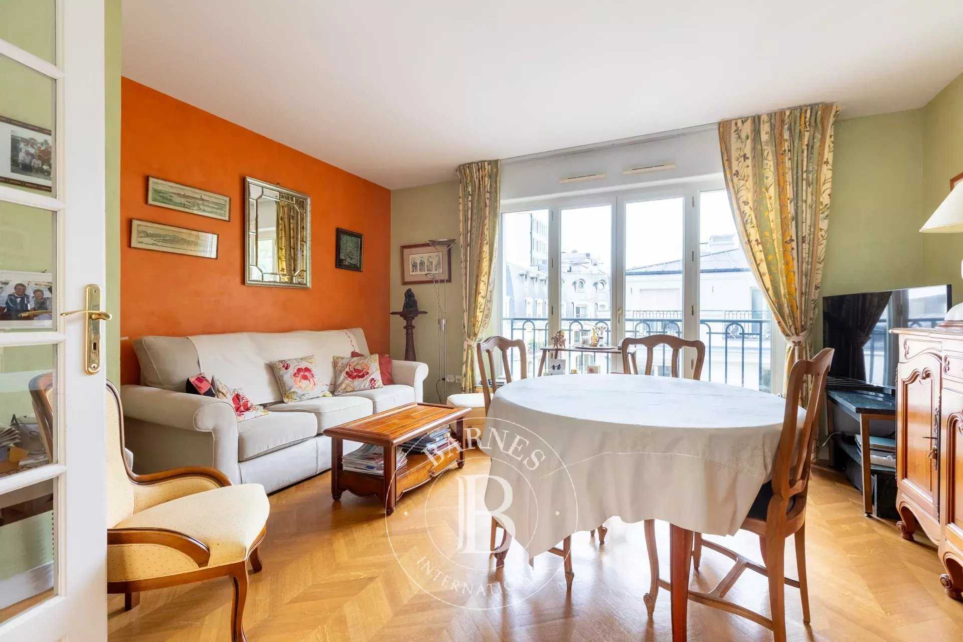 Paris  - Appartement 3 Pièces 2 Chambres