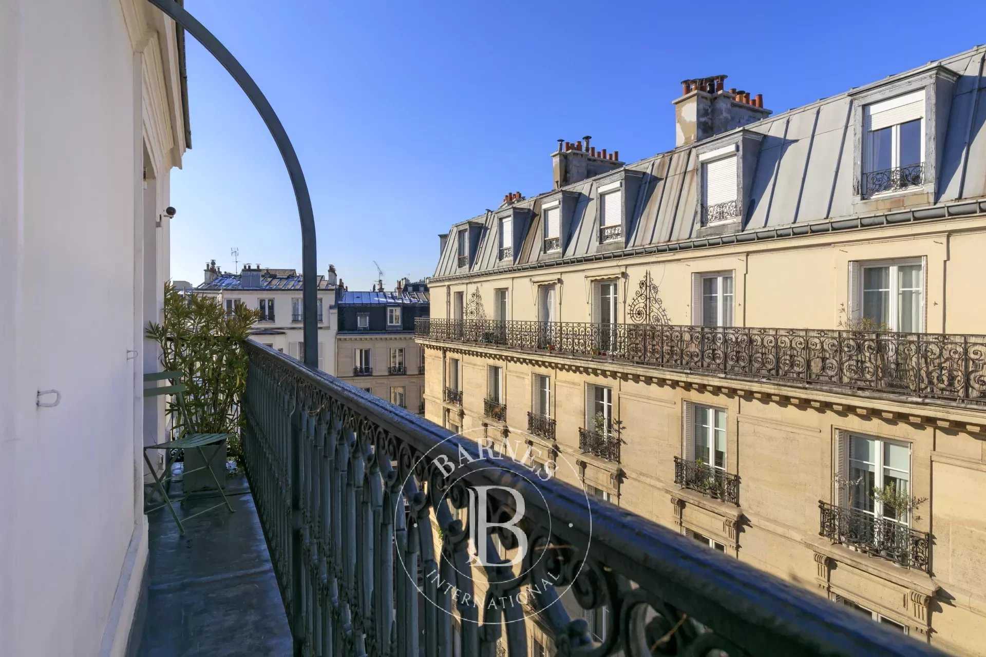 Paris  - Appartement 3 Pièces 2 Chambres