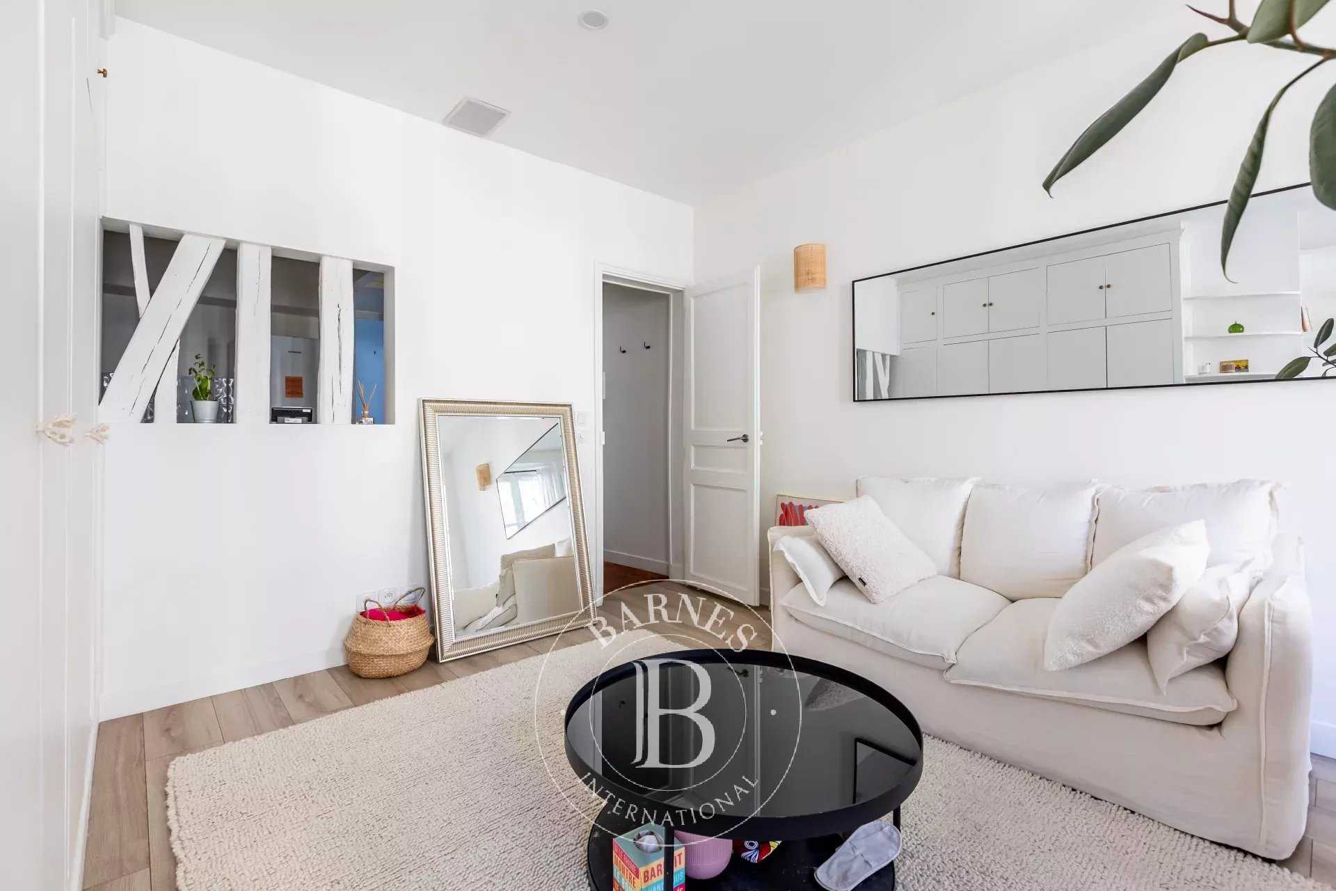 Paris  - Appartement 2 Pièces, 1 Chambre