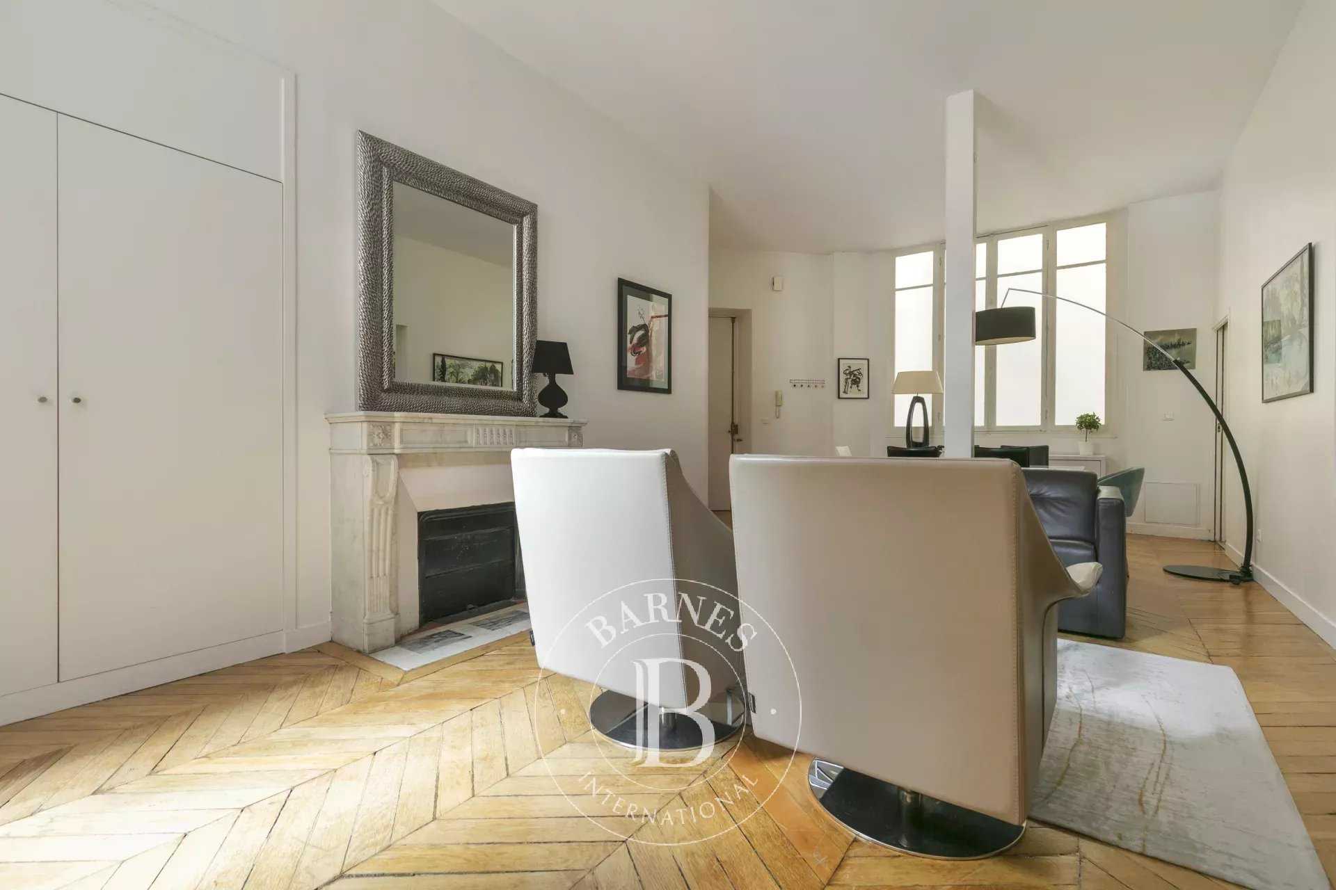 Paris  - Appartement 3 Pièces 2 Chambres