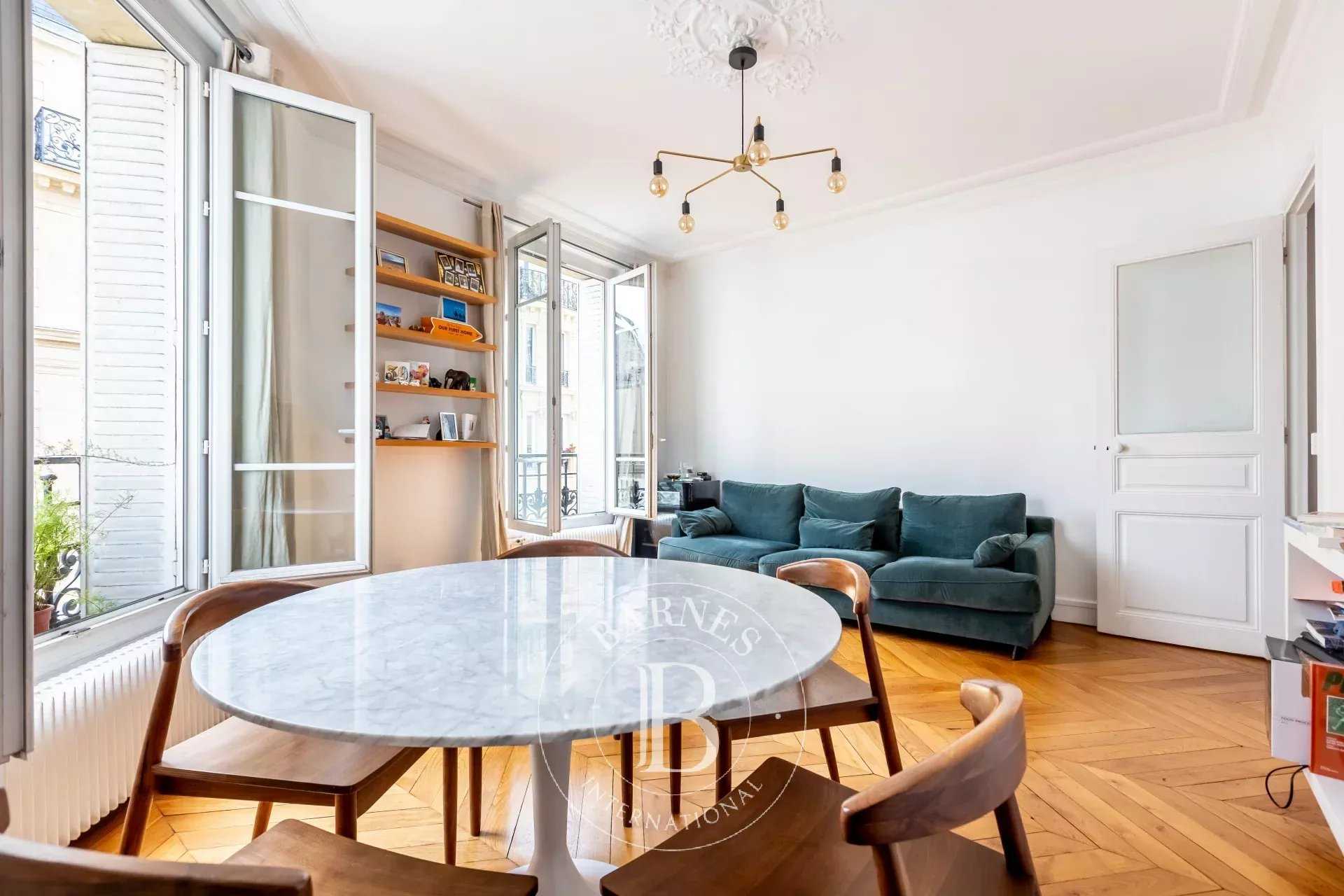 Paris  - Appartement 3 Pi&egrave;ces 2 Chambres