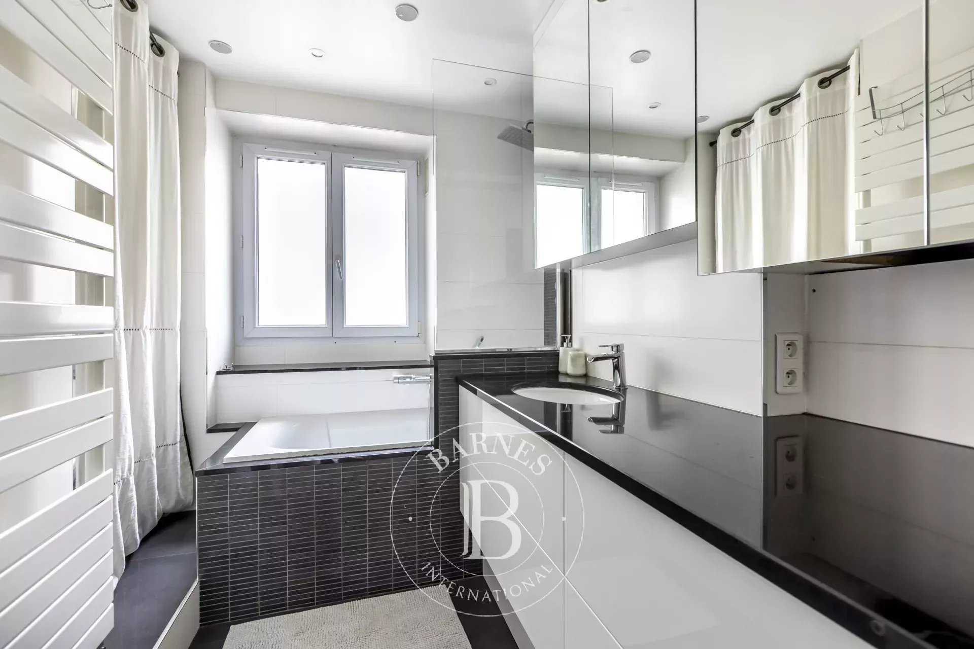 Paris  - Apartment 2 Bedrooms