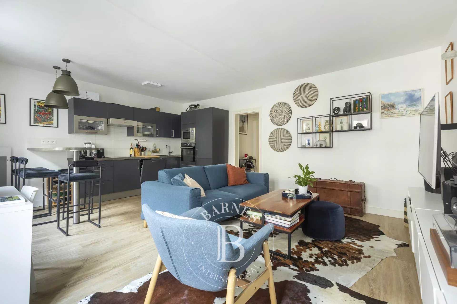 Paris  - Appartement 3 Pièces, 1 Chambre
