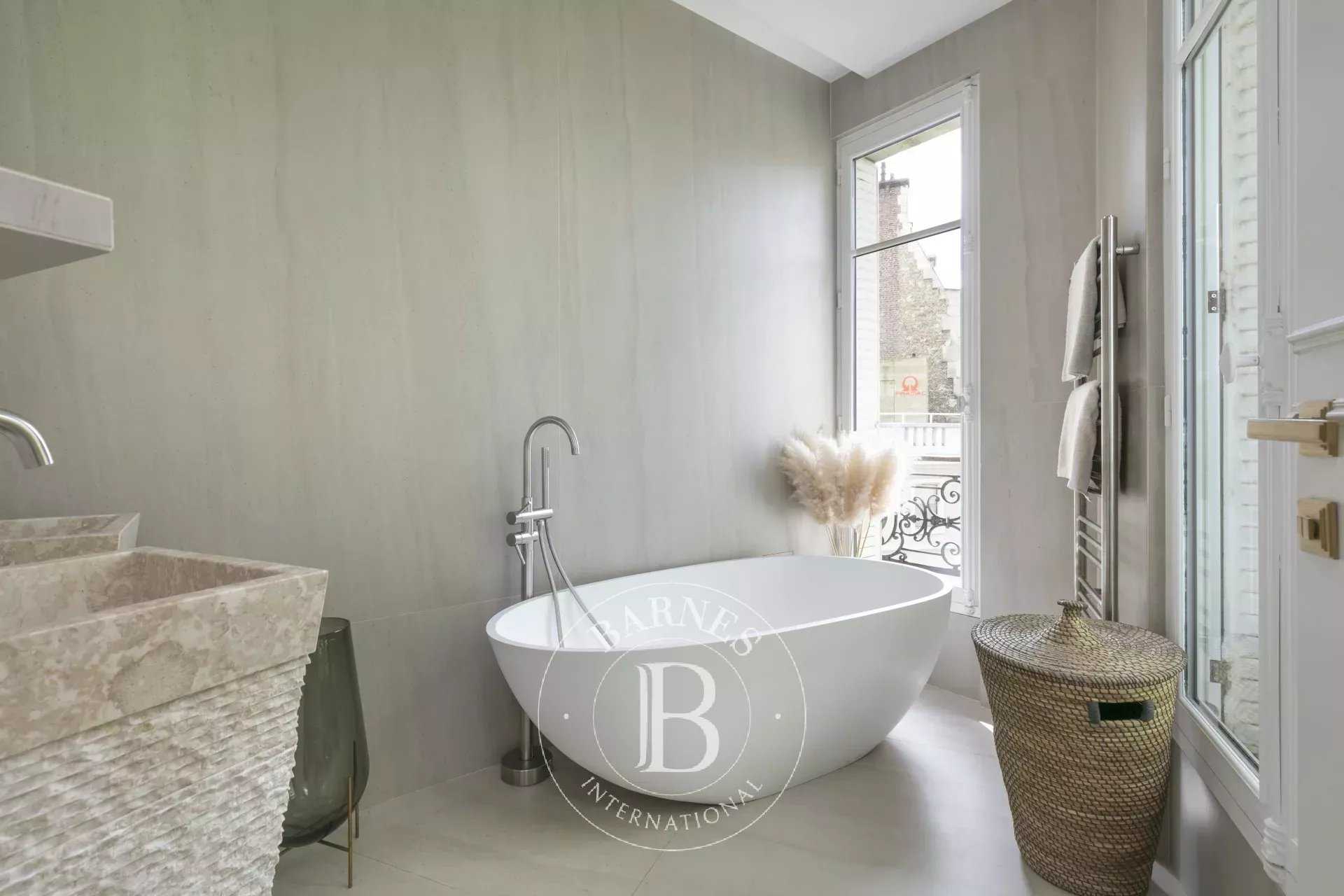 Paris  - Apartment 3 Bedrooms