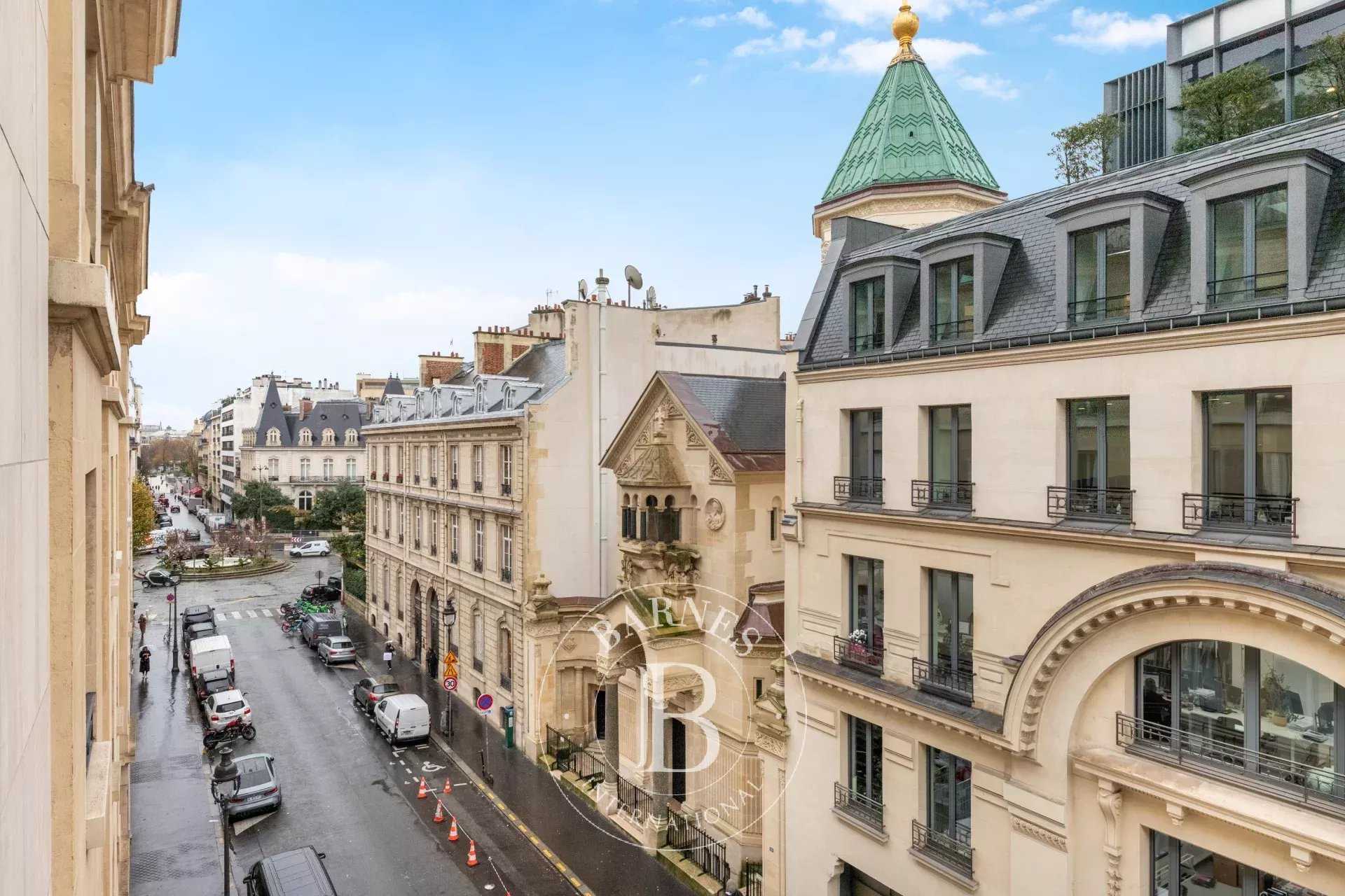 Paris  - Appartement 2 Pièces, 1 Chambre