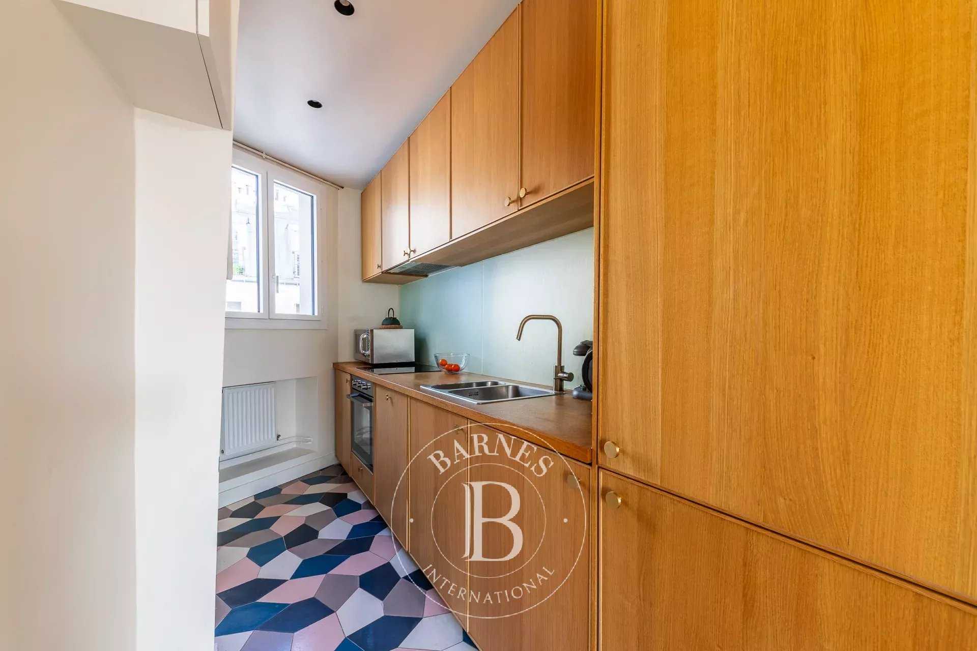 Paris  - Appartement 4 Pièces, 1 Chambre