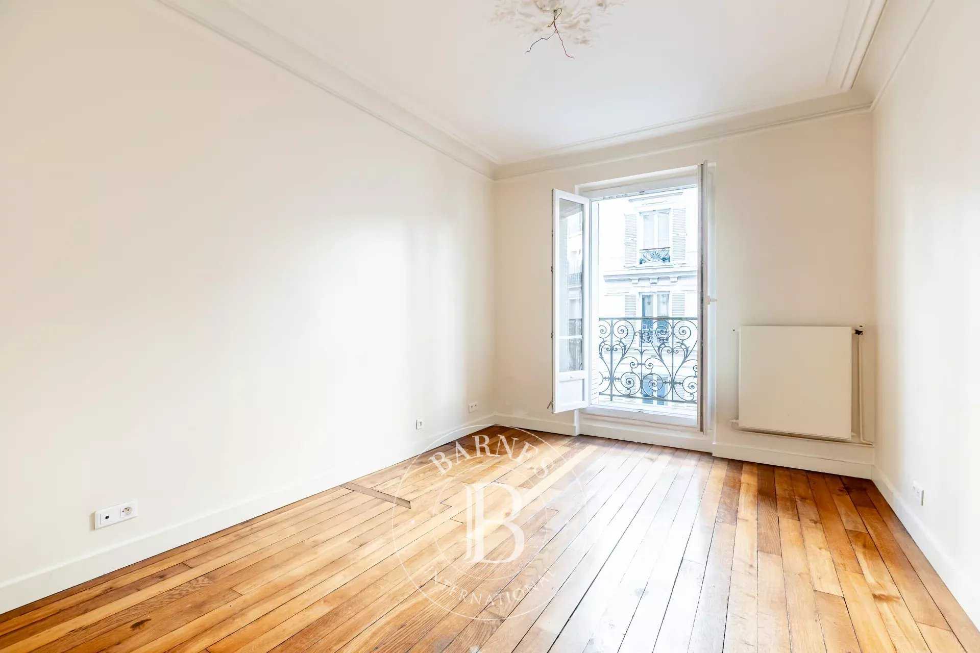 Paris  - Appartement 3 Pi&egrave;ces 2 Chambres