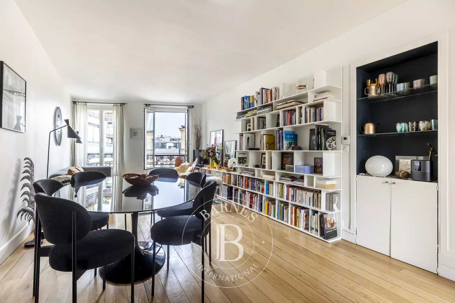 Paris  - Appartement 4 Pièces 2 Chambres