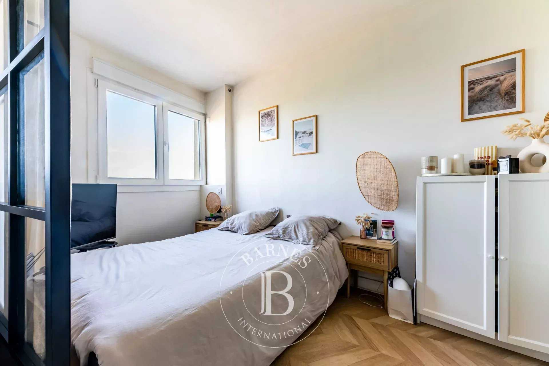 Paris  - Appartement 2 Pi&egrave;ces, 1 Chambre