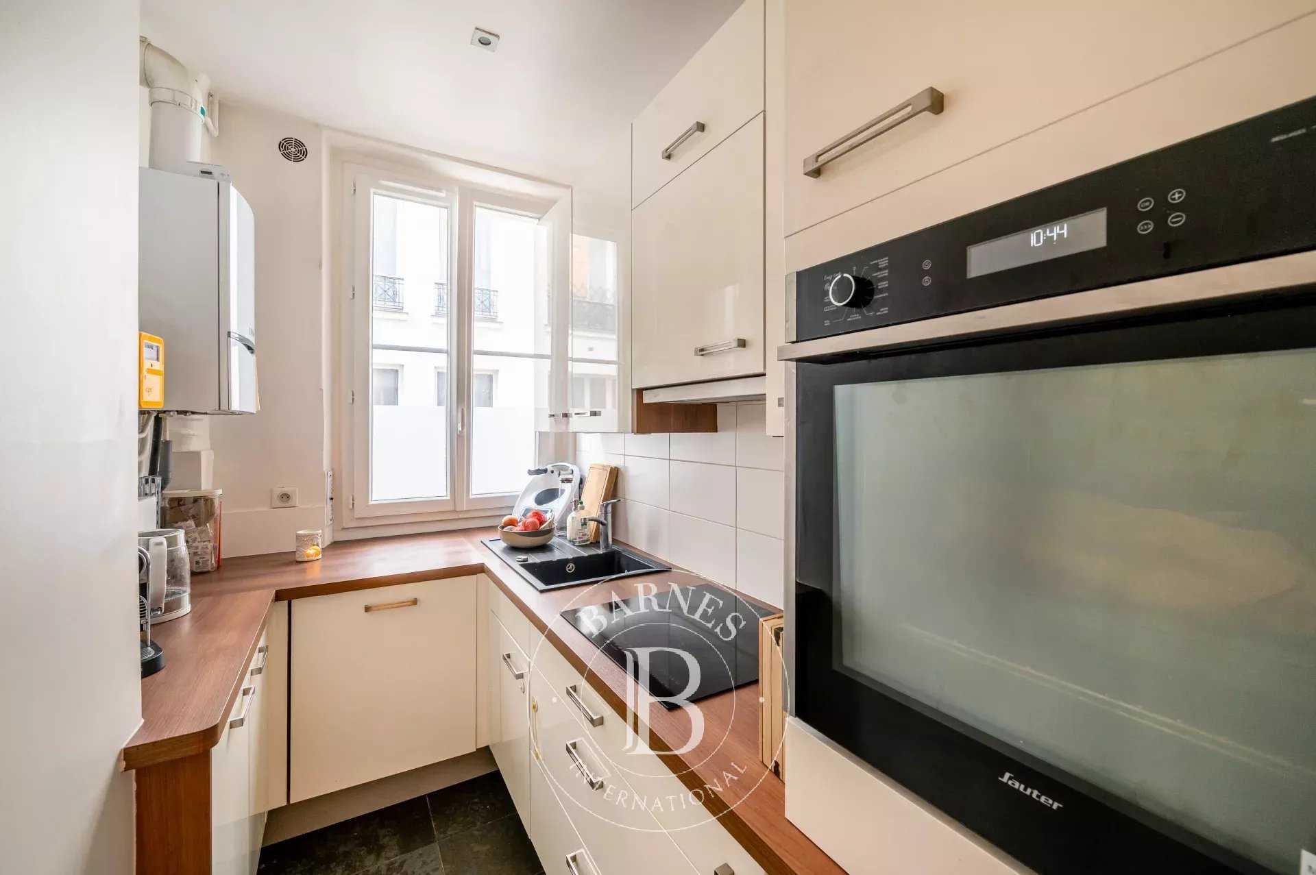 Paris  - Appartement 3 Pièces 2 Chambres