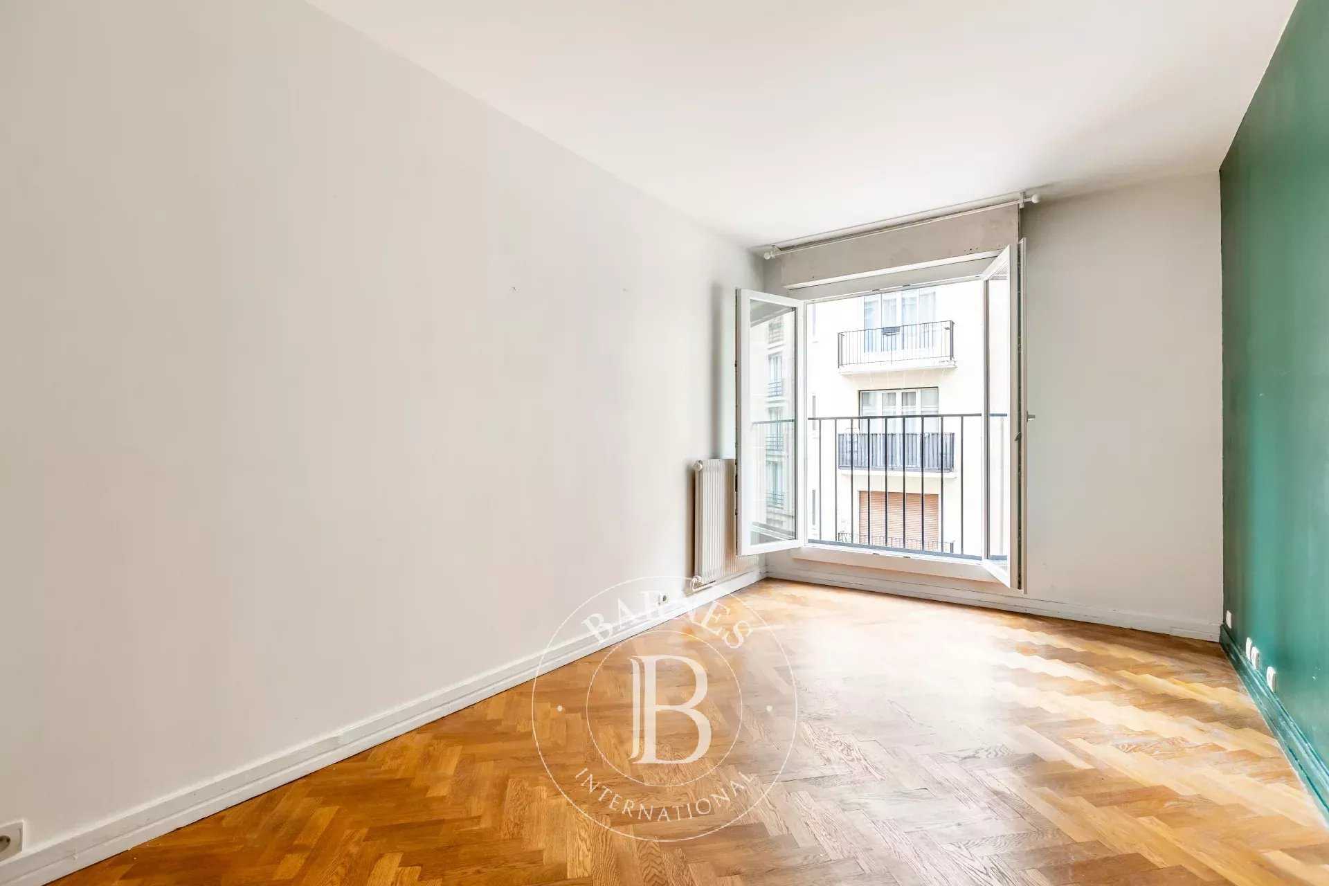 Paris  - Appartement 3 Pièces 2 Chambres