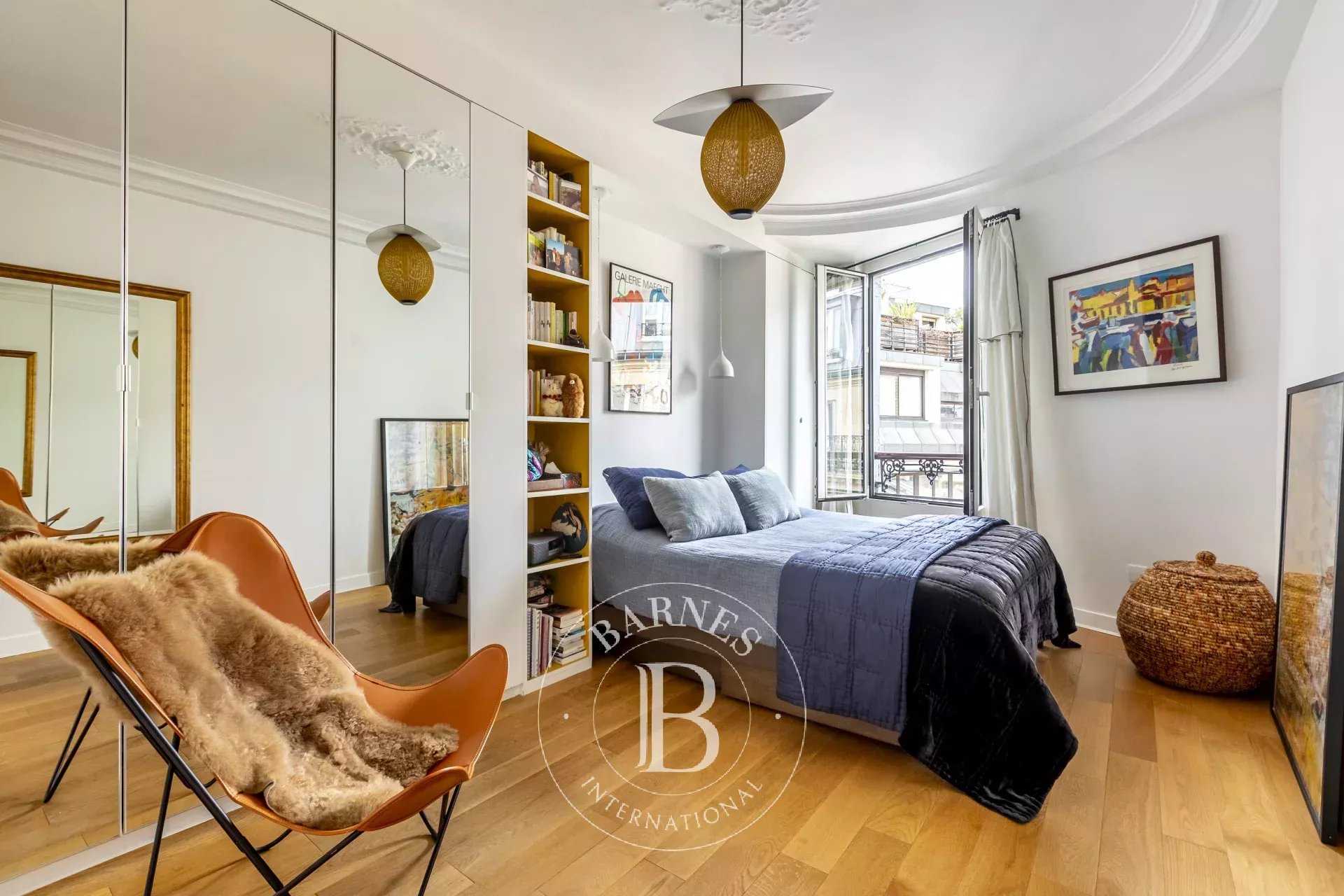 Paris  - Appartement 4 Pièces 2 Chambres
