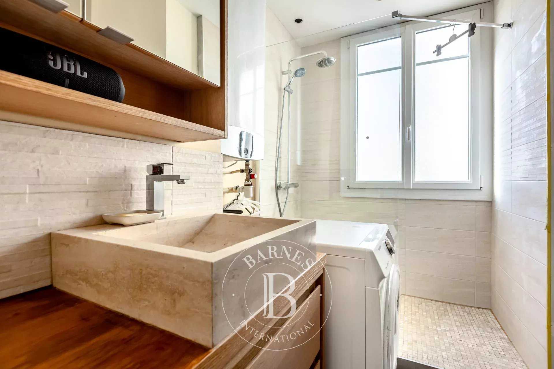 Paris  - Appartement 2 Pièces, 1 Chambre