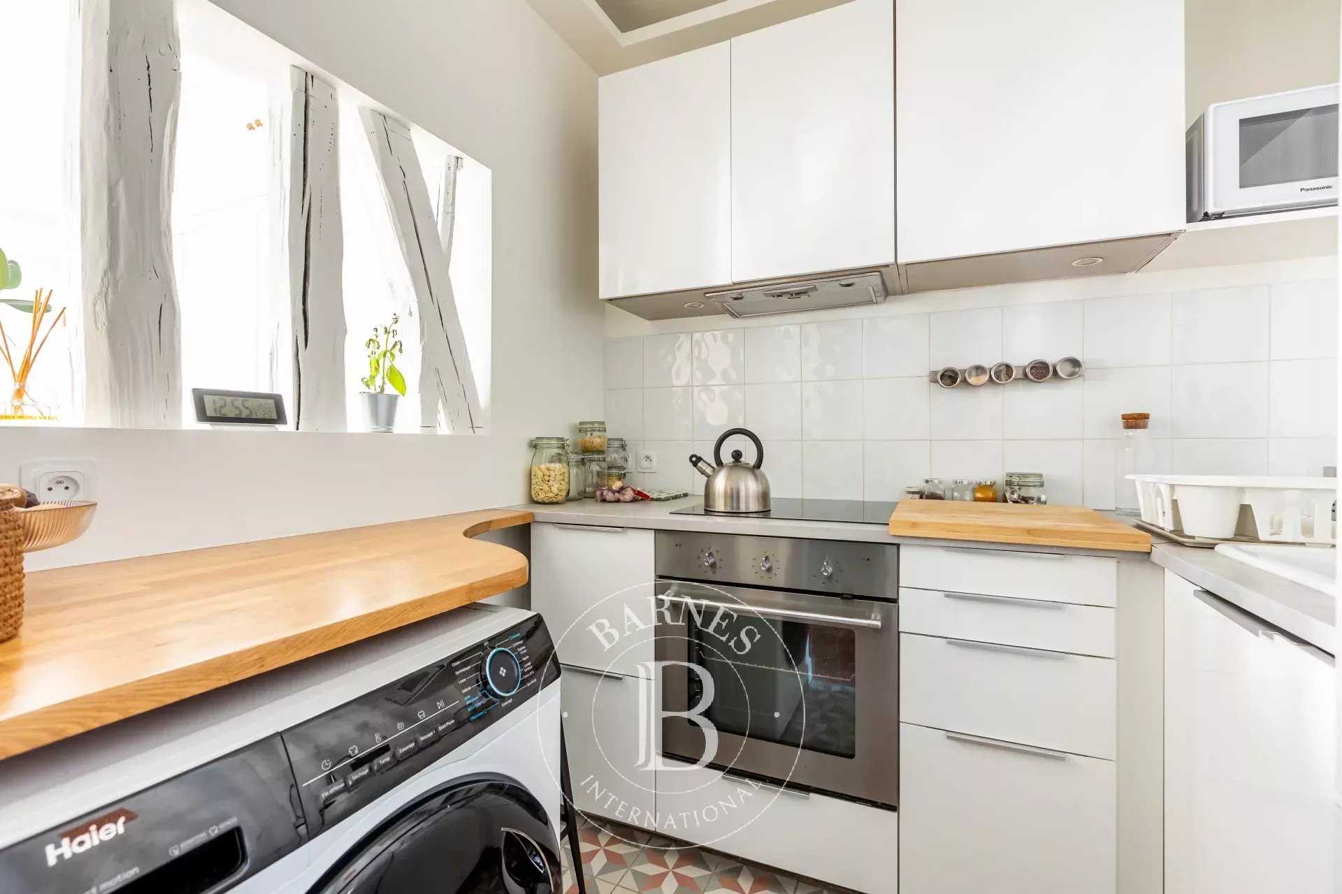 Paris  - Appartement 2 Pièces, 1 Chambre