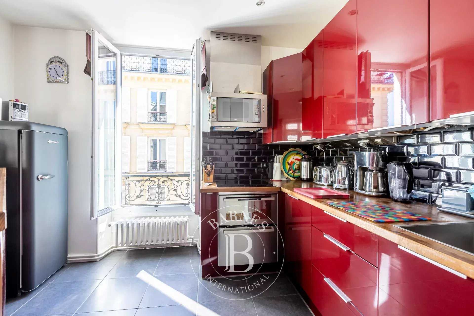 Paris  - Appartement 3 Pi&egrave;ces 2 Chambres