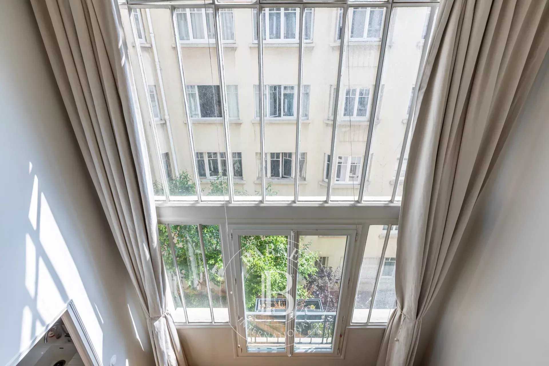 Paris  - Appartement 2 Pièces, 1 Chambre