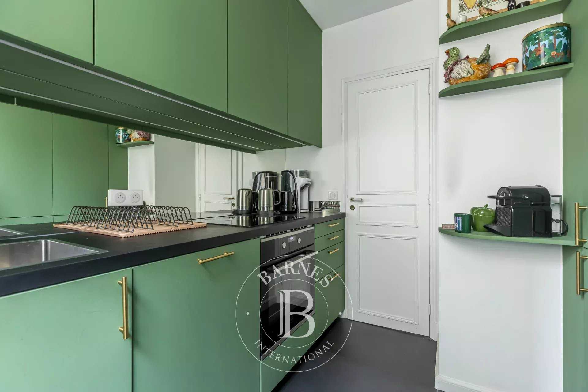 Paris  - Appartement 4 Pièces, 1 Chambre