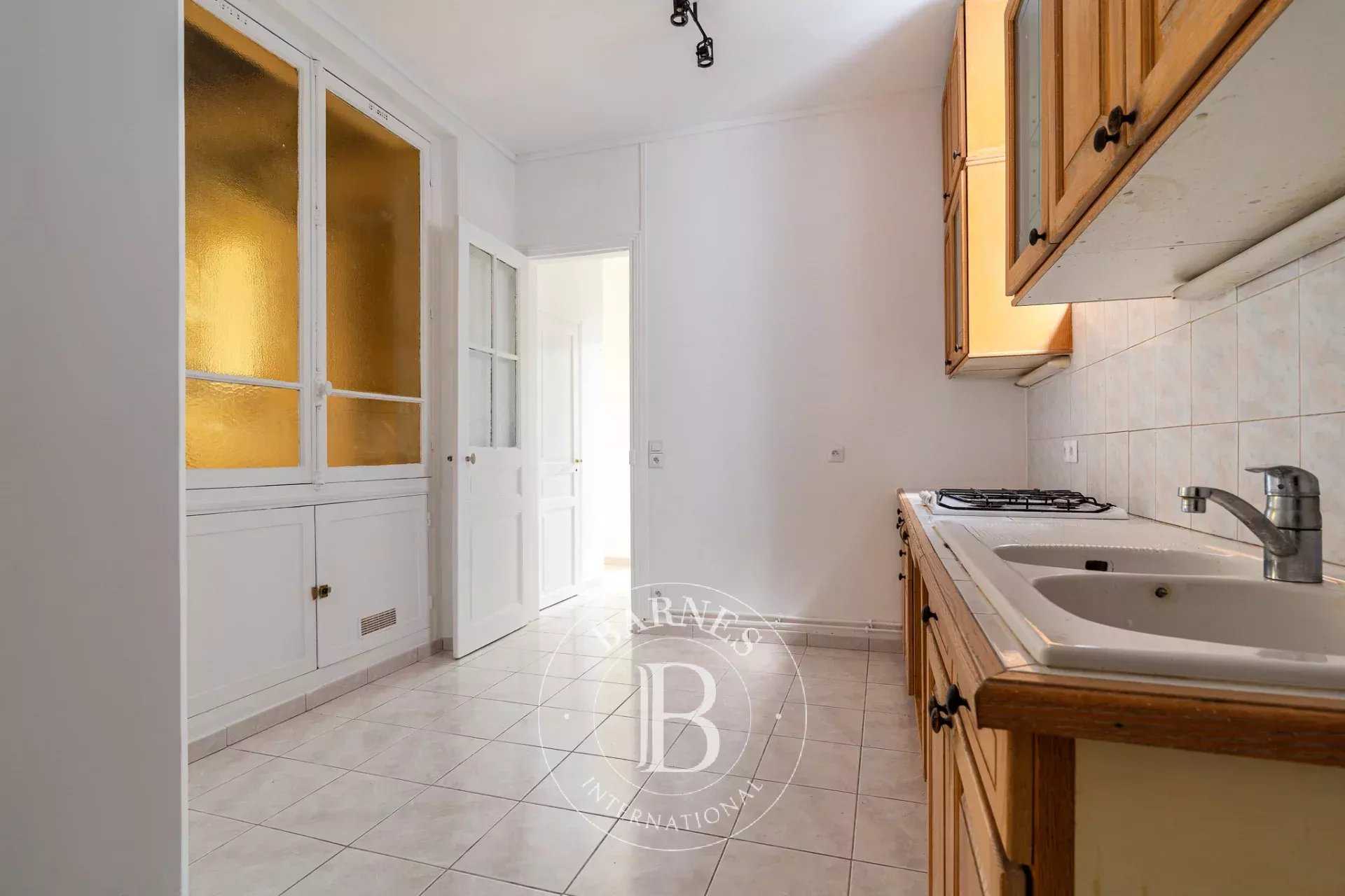 Paris  - Appartement 3 Pi&egrave;ces, 1 Chambre