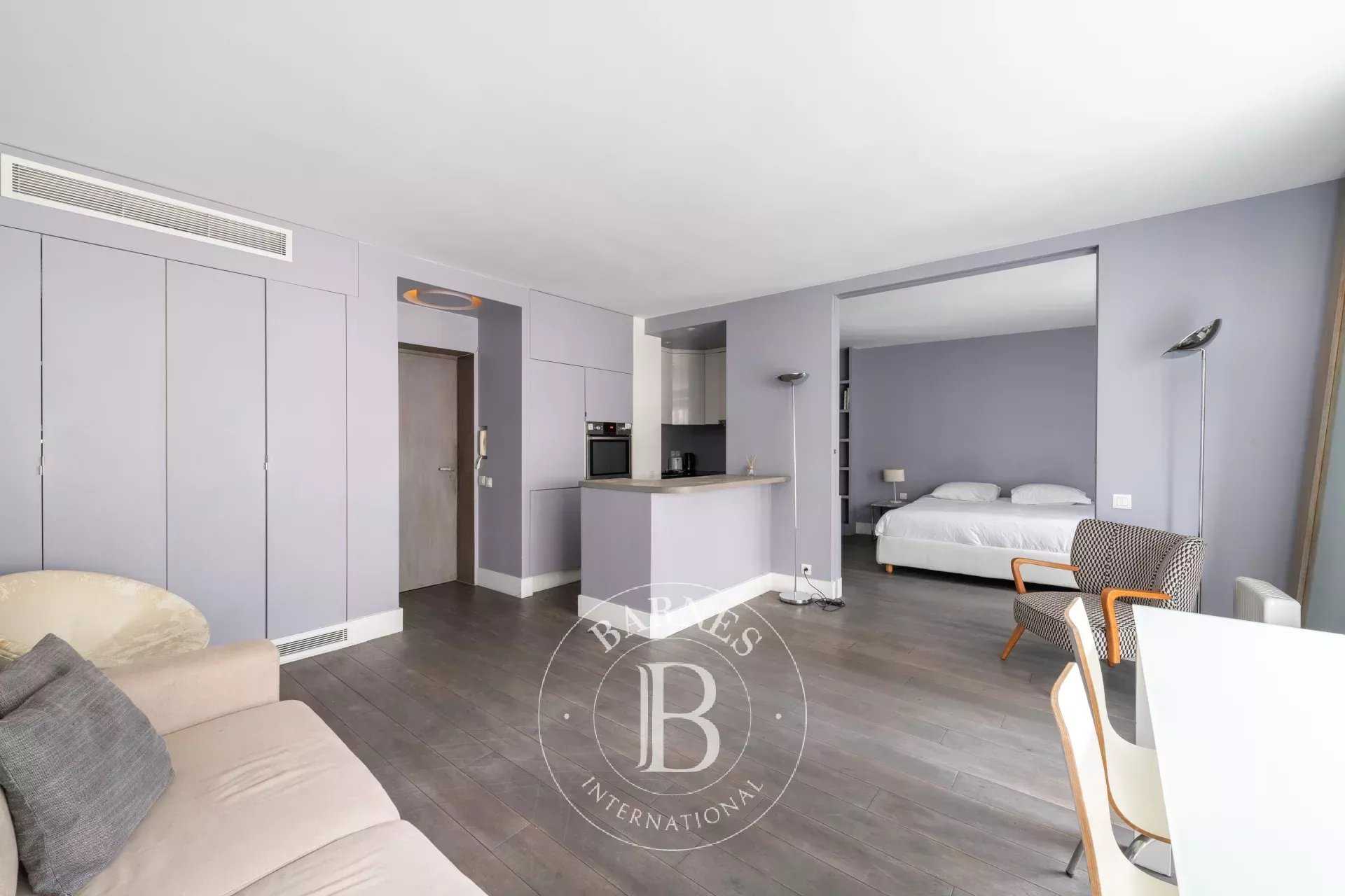 Paris  - Appartement 2 Pièces, 1 Chambre
