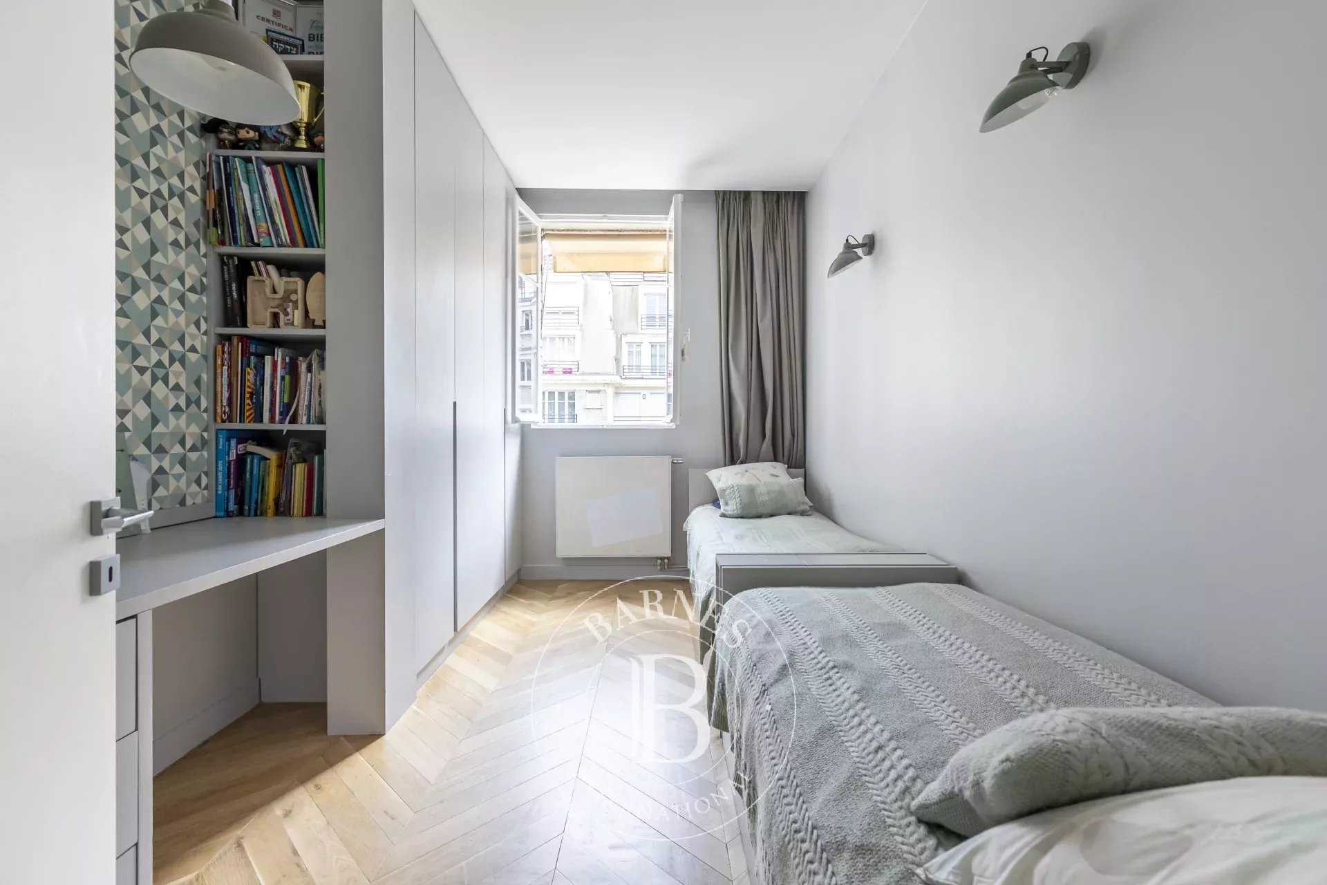 Paris  - Appartement 4 Pièces 3 Chambres