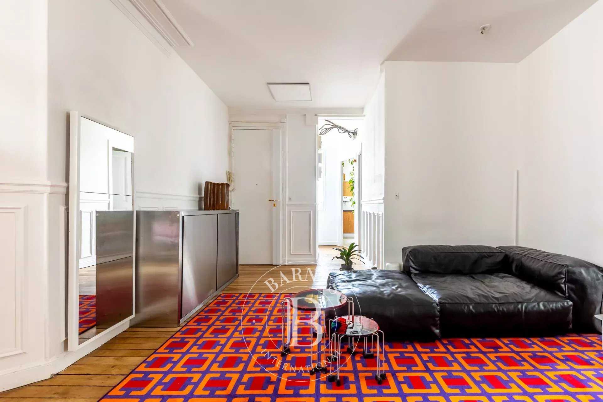 Paris  - Appartement 2 Pièces, 1 Chambre