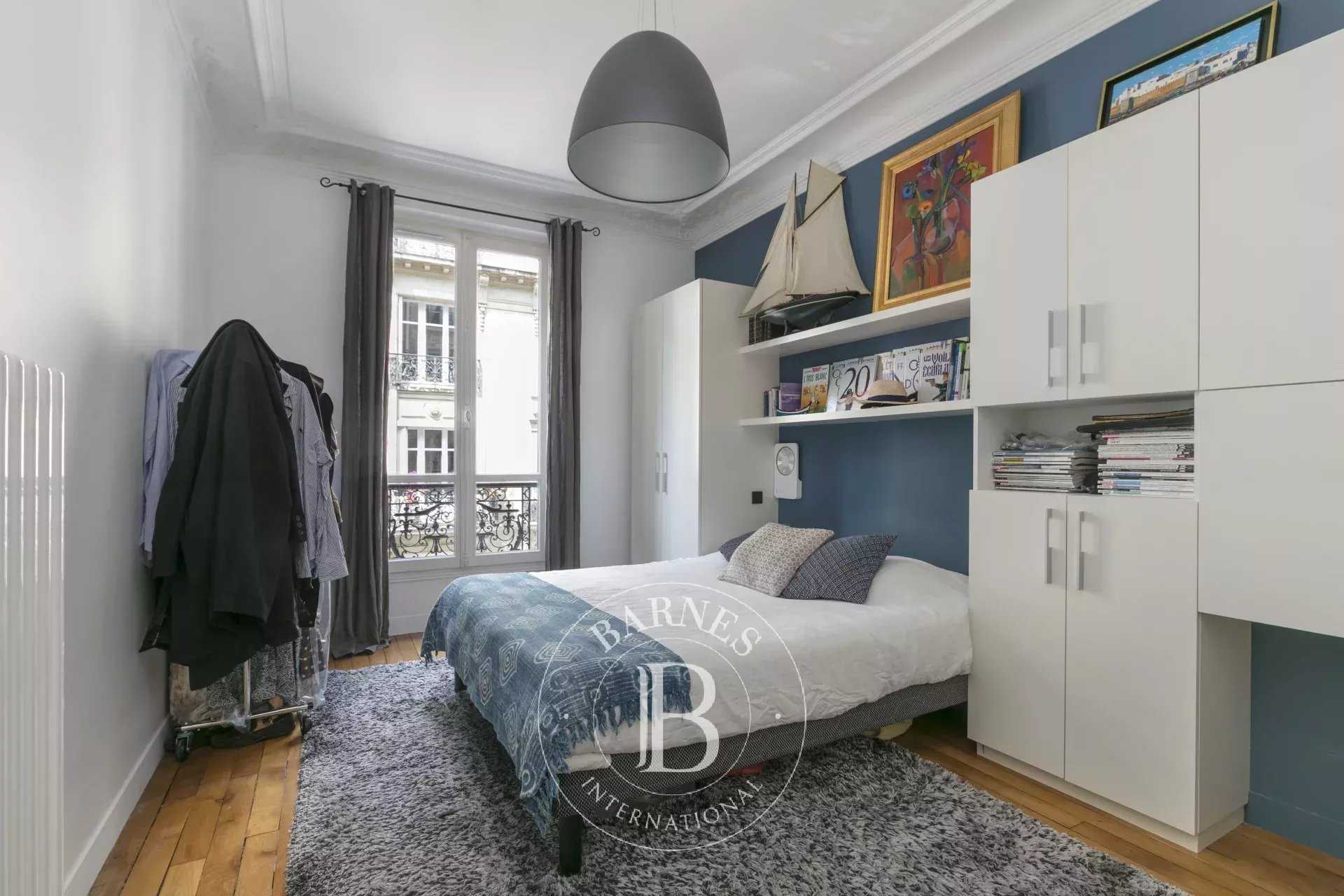 Paris  - Appartement 3 Pièces 2 Chambres