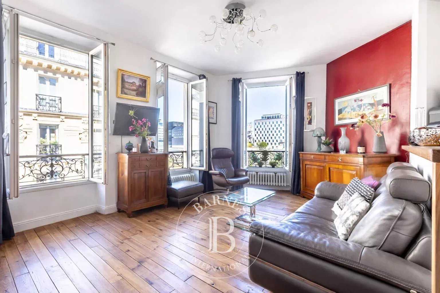 Paris  - Appartement 3 Pi&egrave;ces 2 Chambres