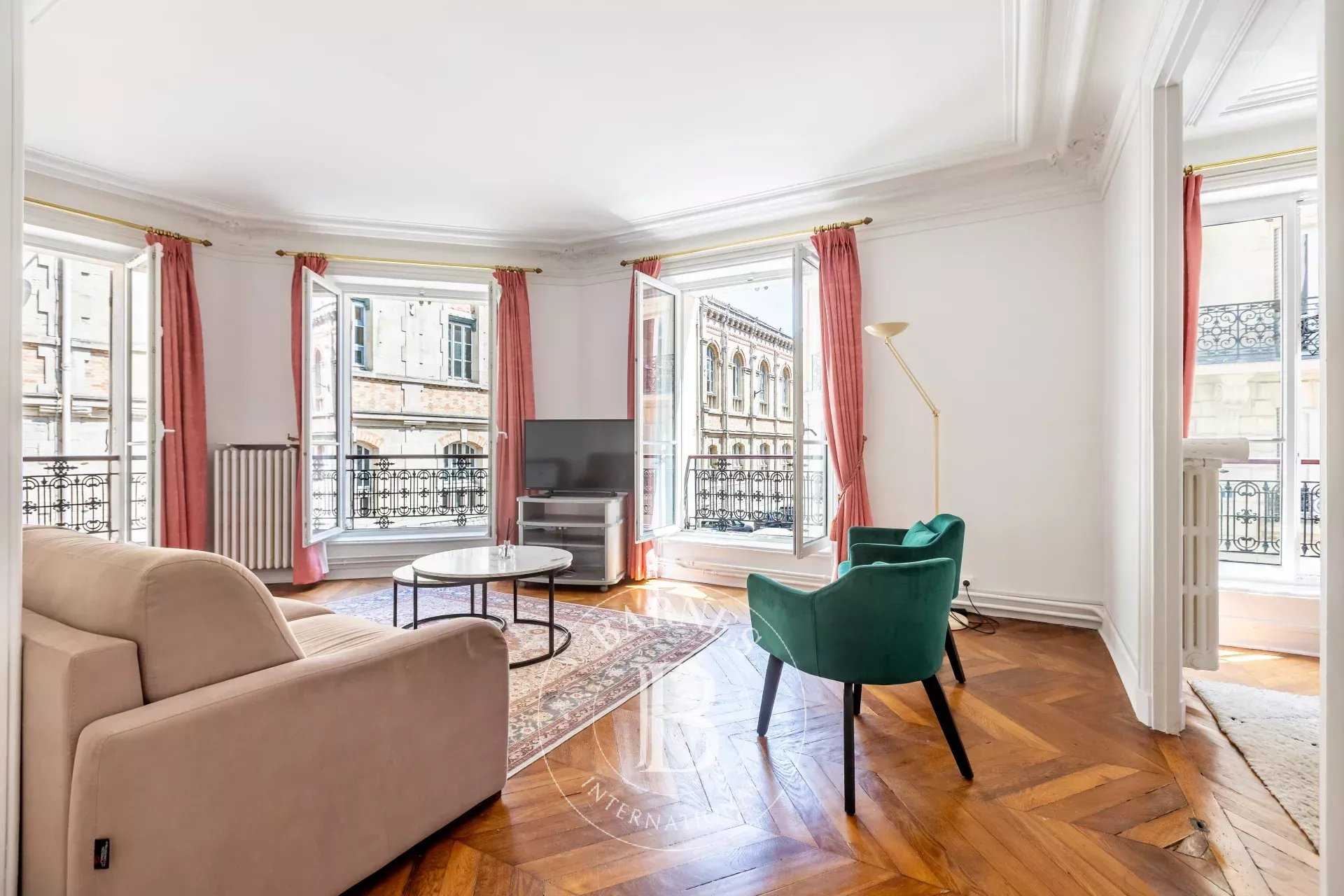 Apartment Paris 75008  -  ref 87218716 (picture 1)