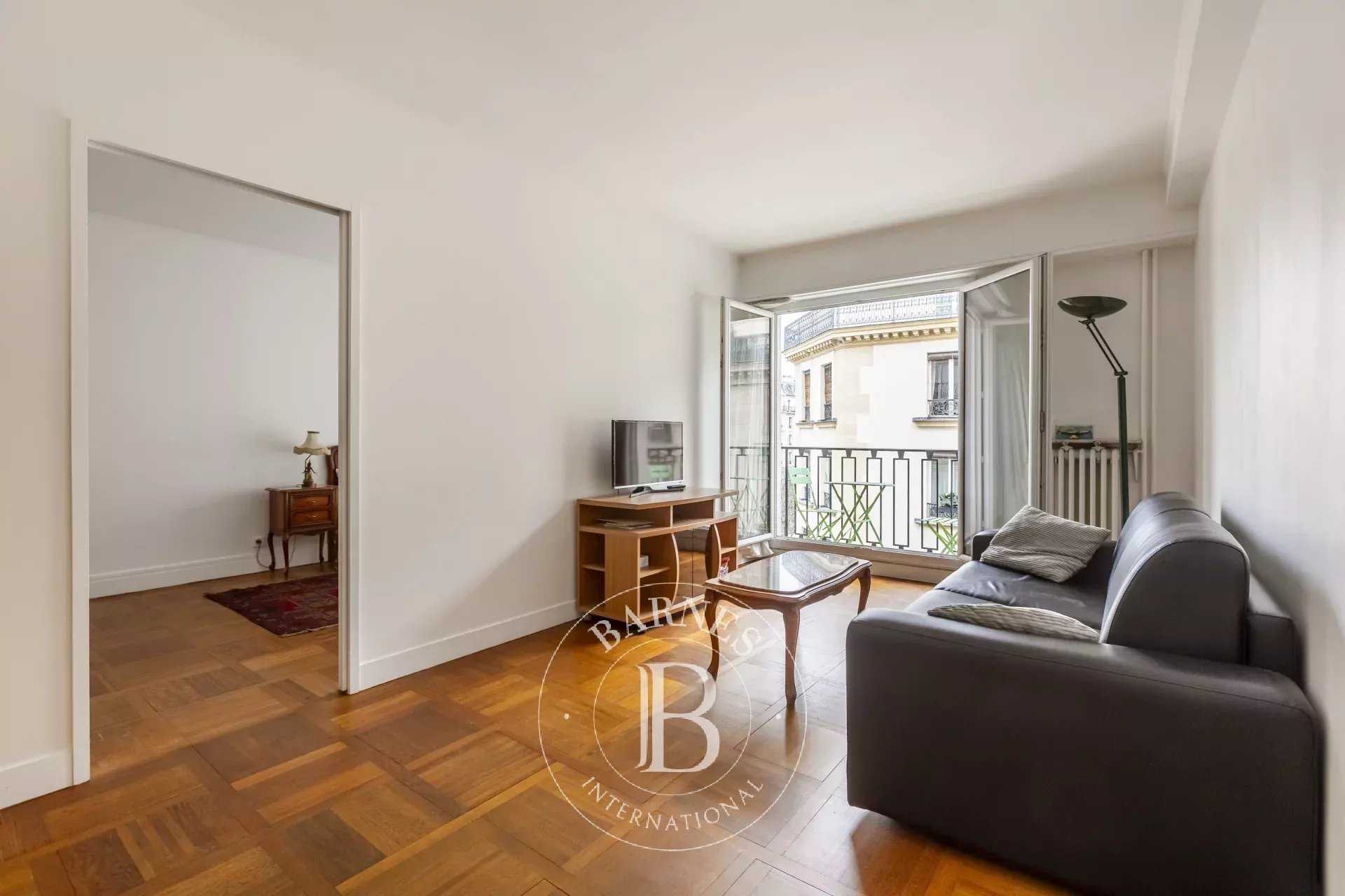 Apartment Paris 75017  -  ref 85626196 (picture 1)