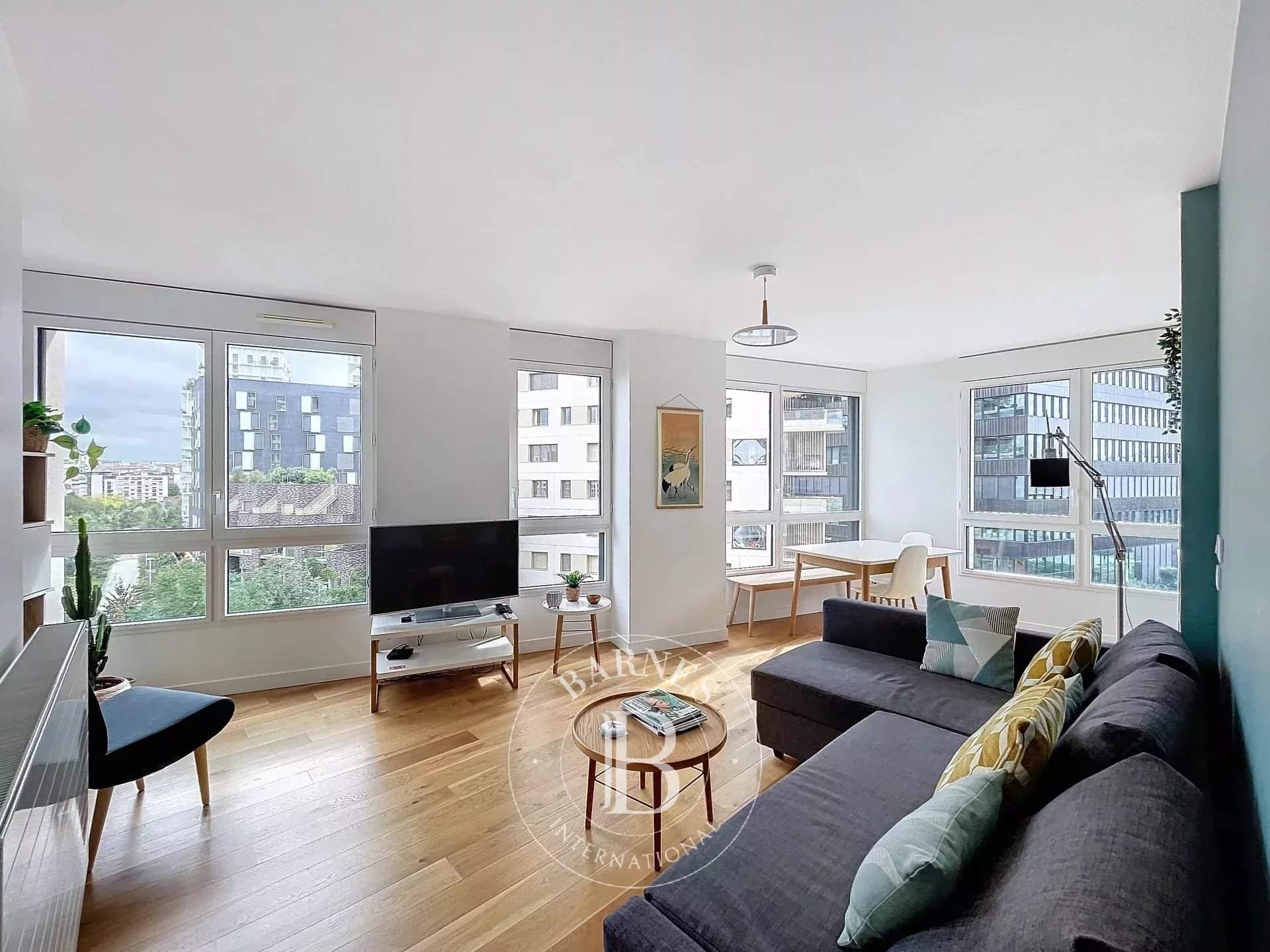 Paris  - Appartement 3 Pi&egrave;ces 2 Chambres - picture 2