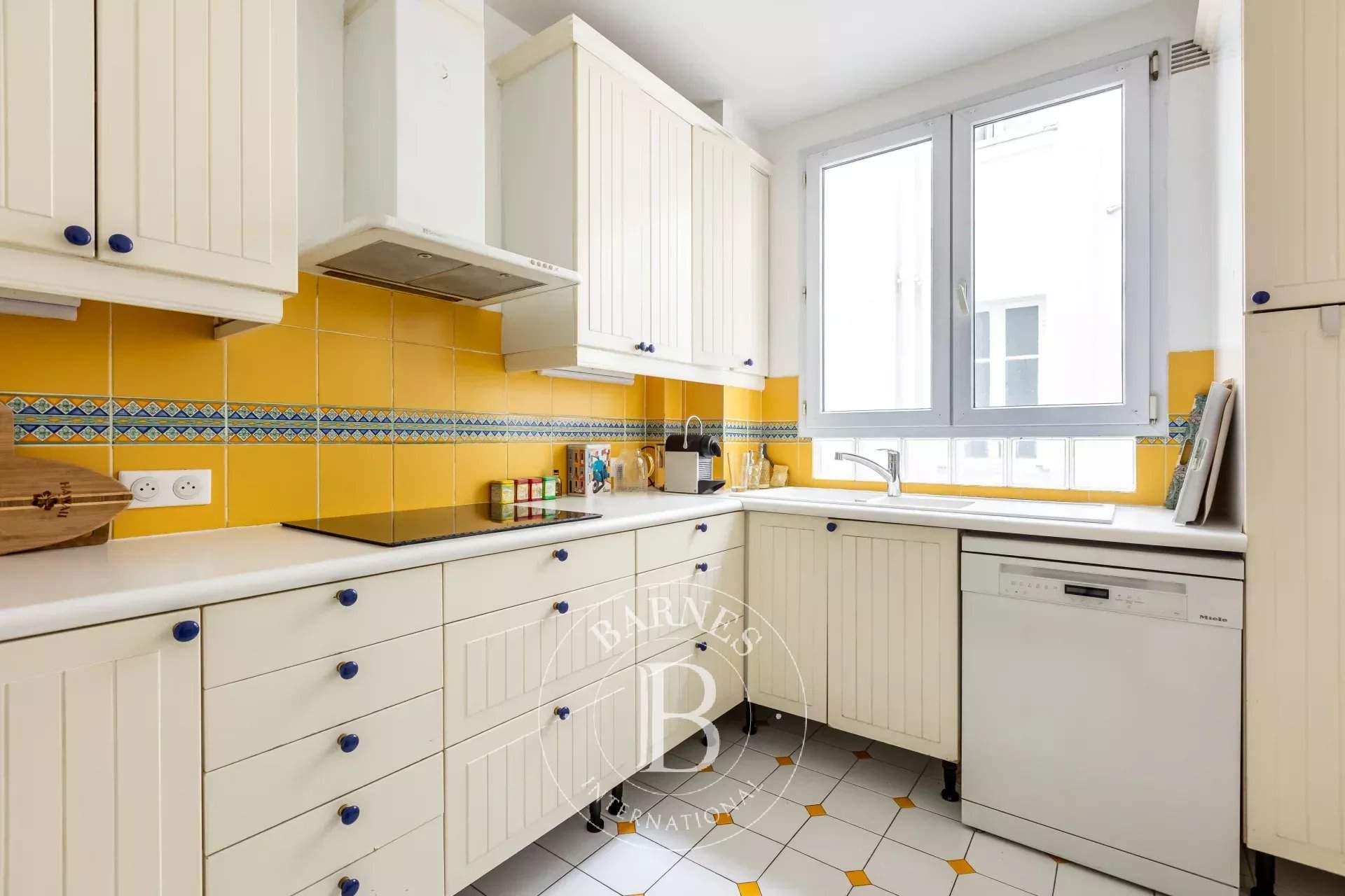 Paris  - Appartement 4 Pi&egrave;ces 2 Chambres - picture 9