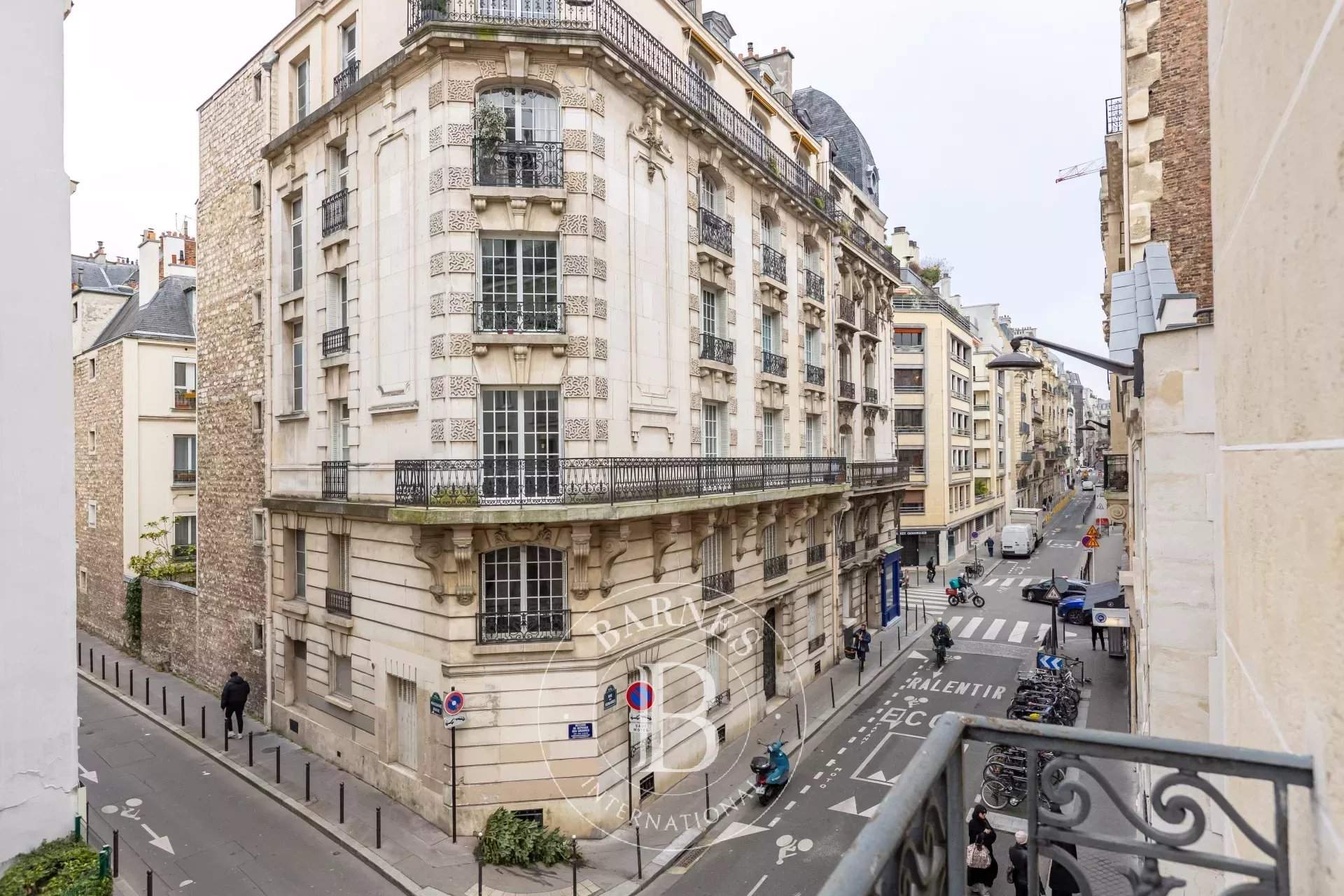 Paris  - Apartment 2 Bedrooms - picture 12