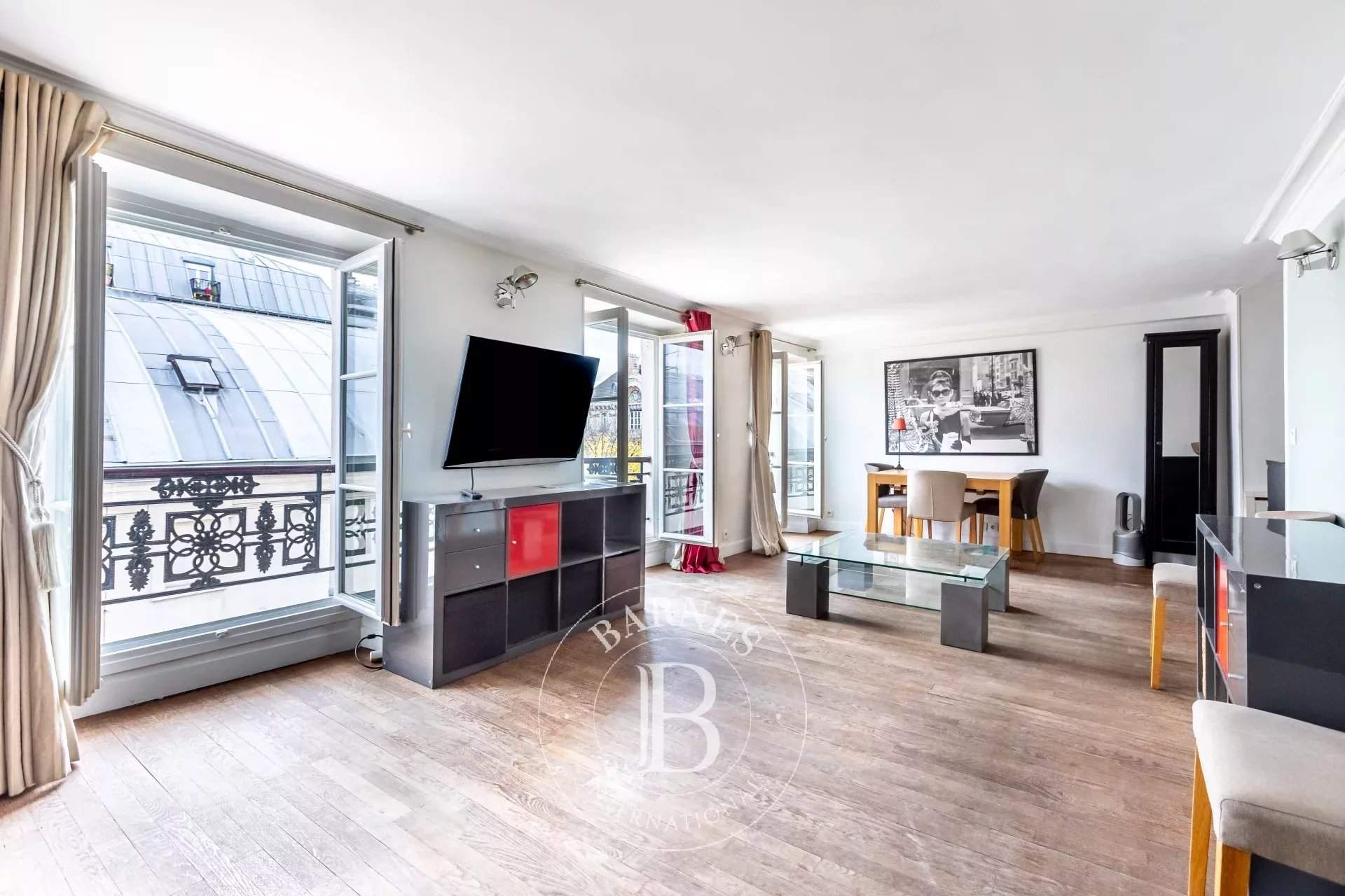 Paris  - Apartment 1 Bedroom - picture 1