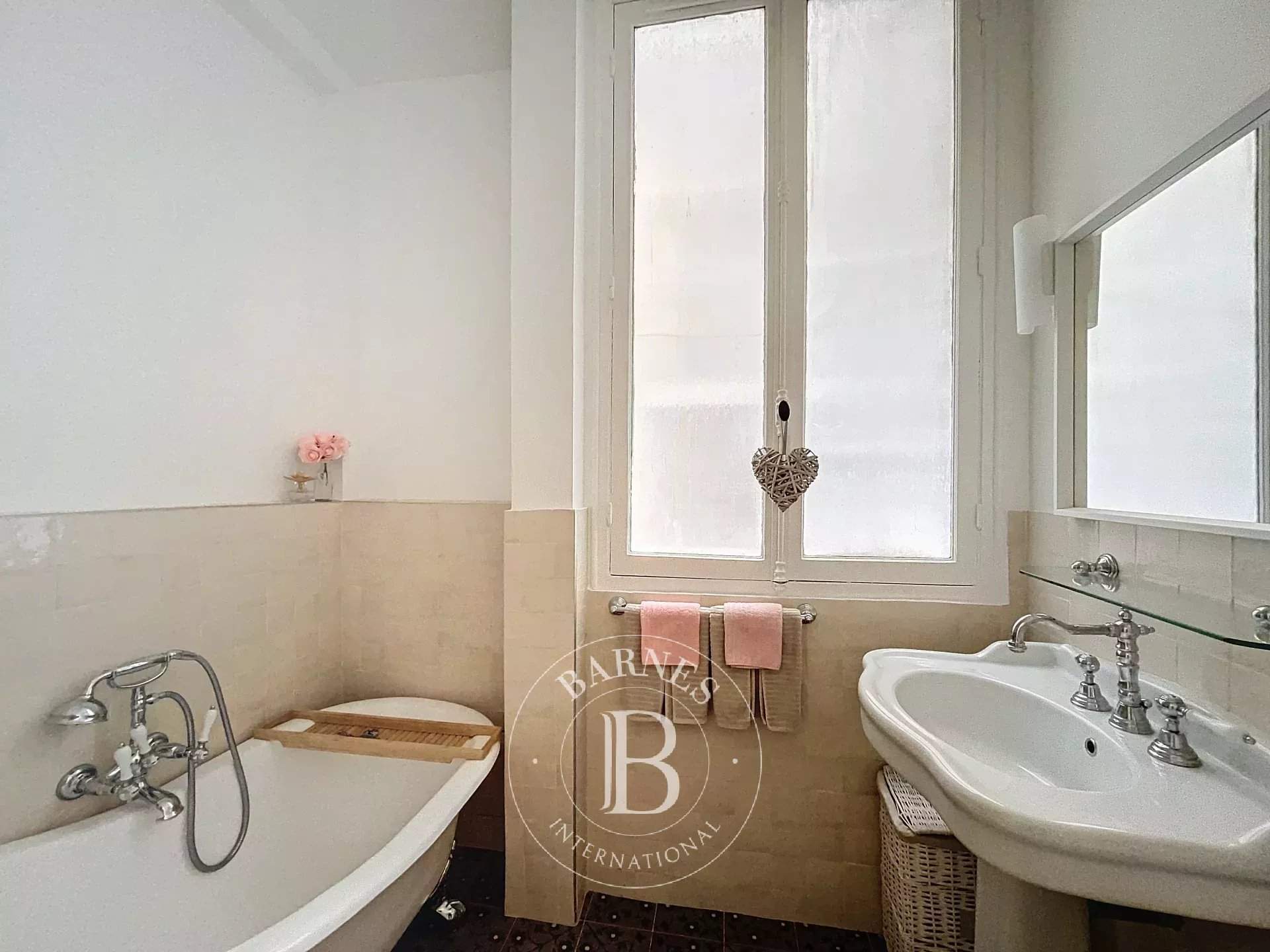Paris  - Apartment 2 Bedrooms - picture 9