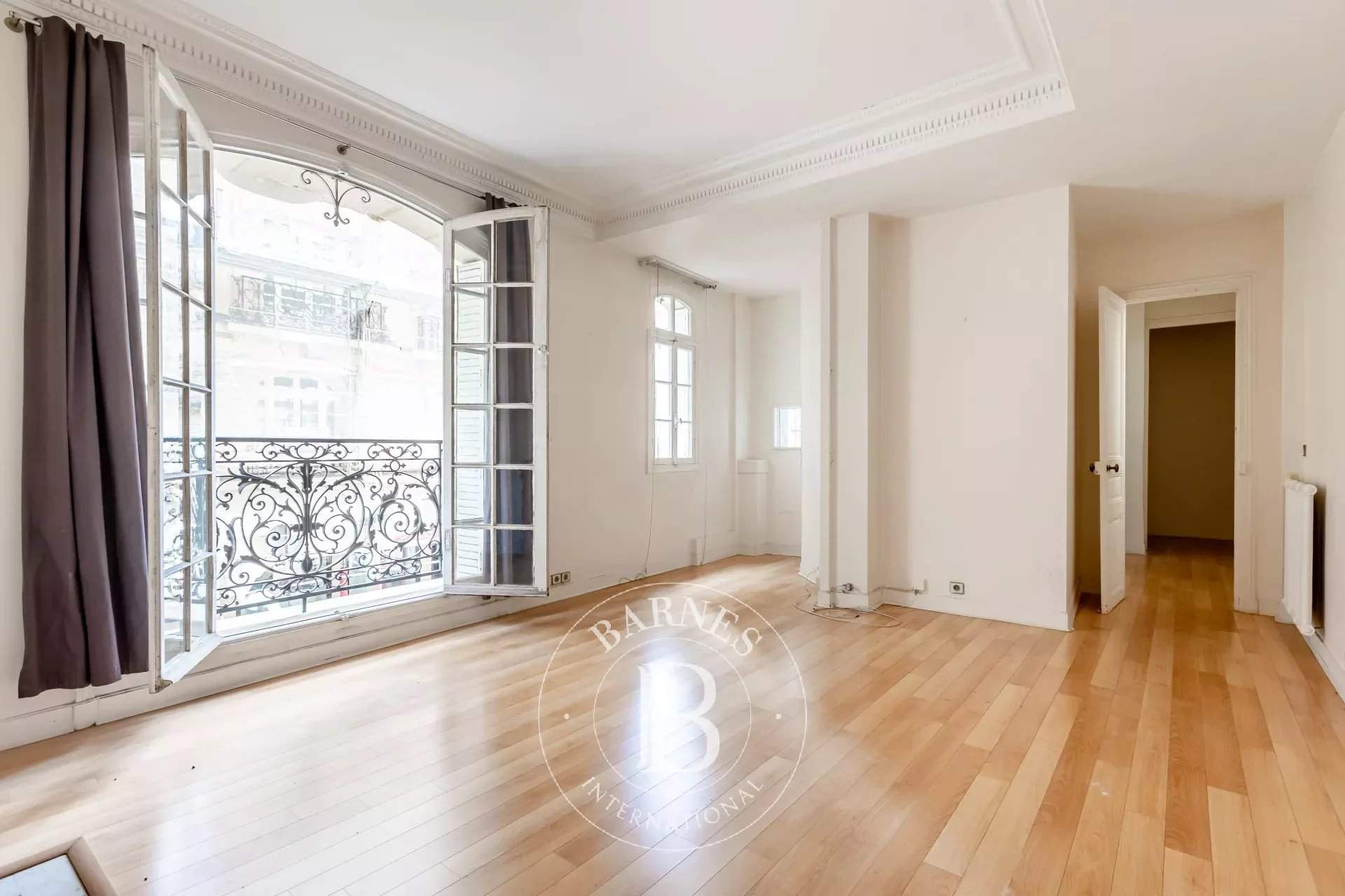 Paris  - Apartment 2 Bedrooms - picture 2