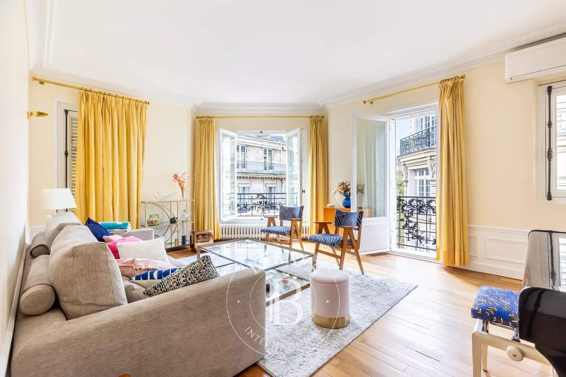 Paris  - Appartement 4 Pi&egrave;ces 2 Chambres - picture 3