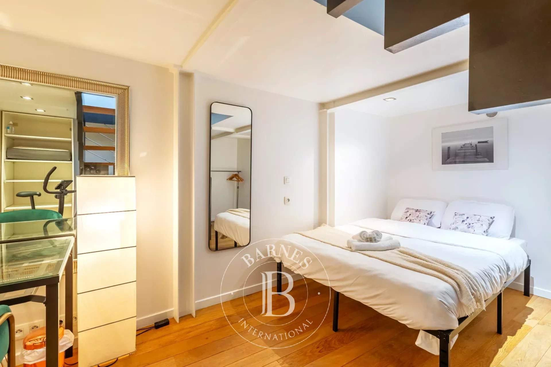 Paris  - Apartment 2 Bedrooms - picture 9
