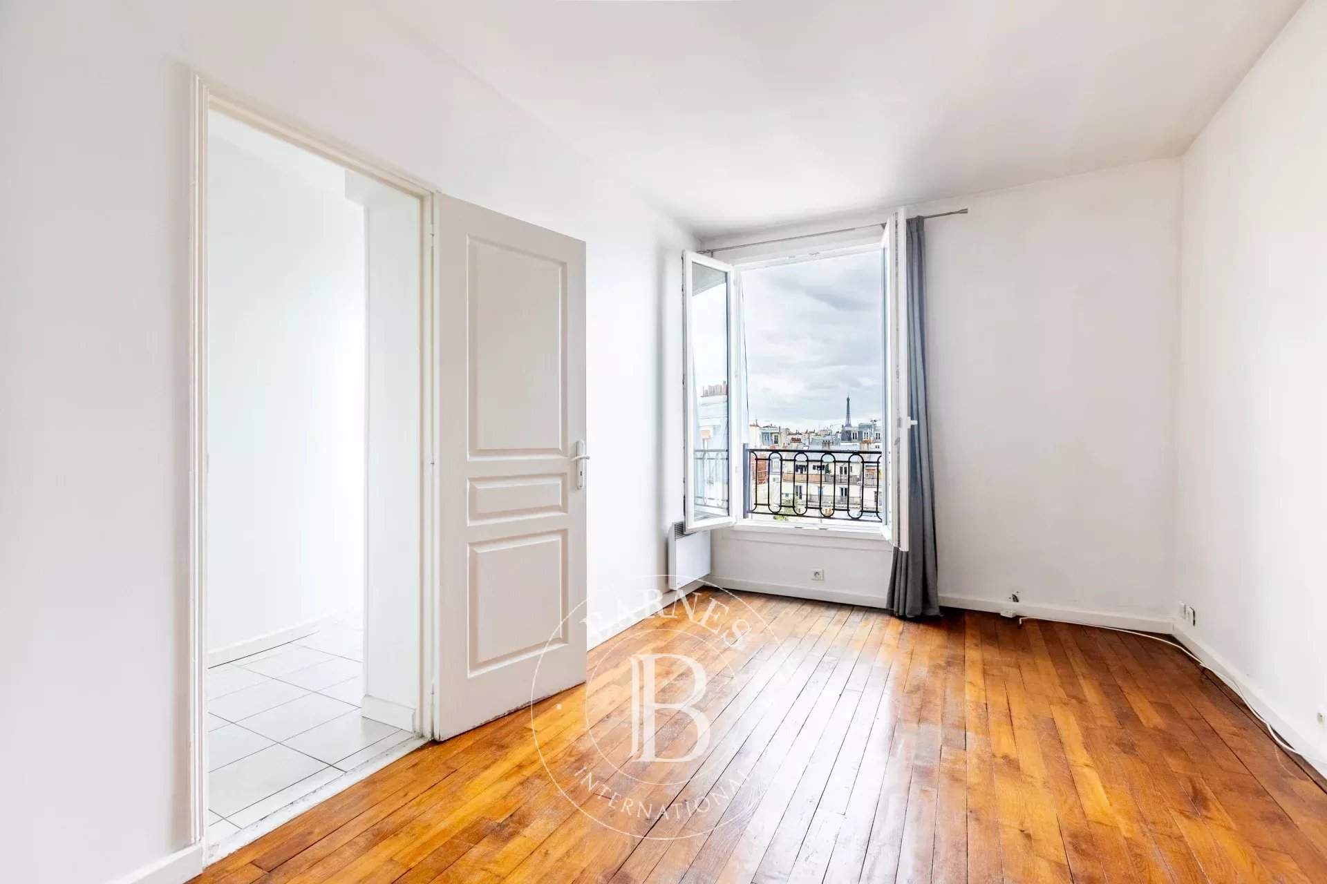 Paris  - Appartement 4 Pi&egrave;ces 2 Chambres - picture 1