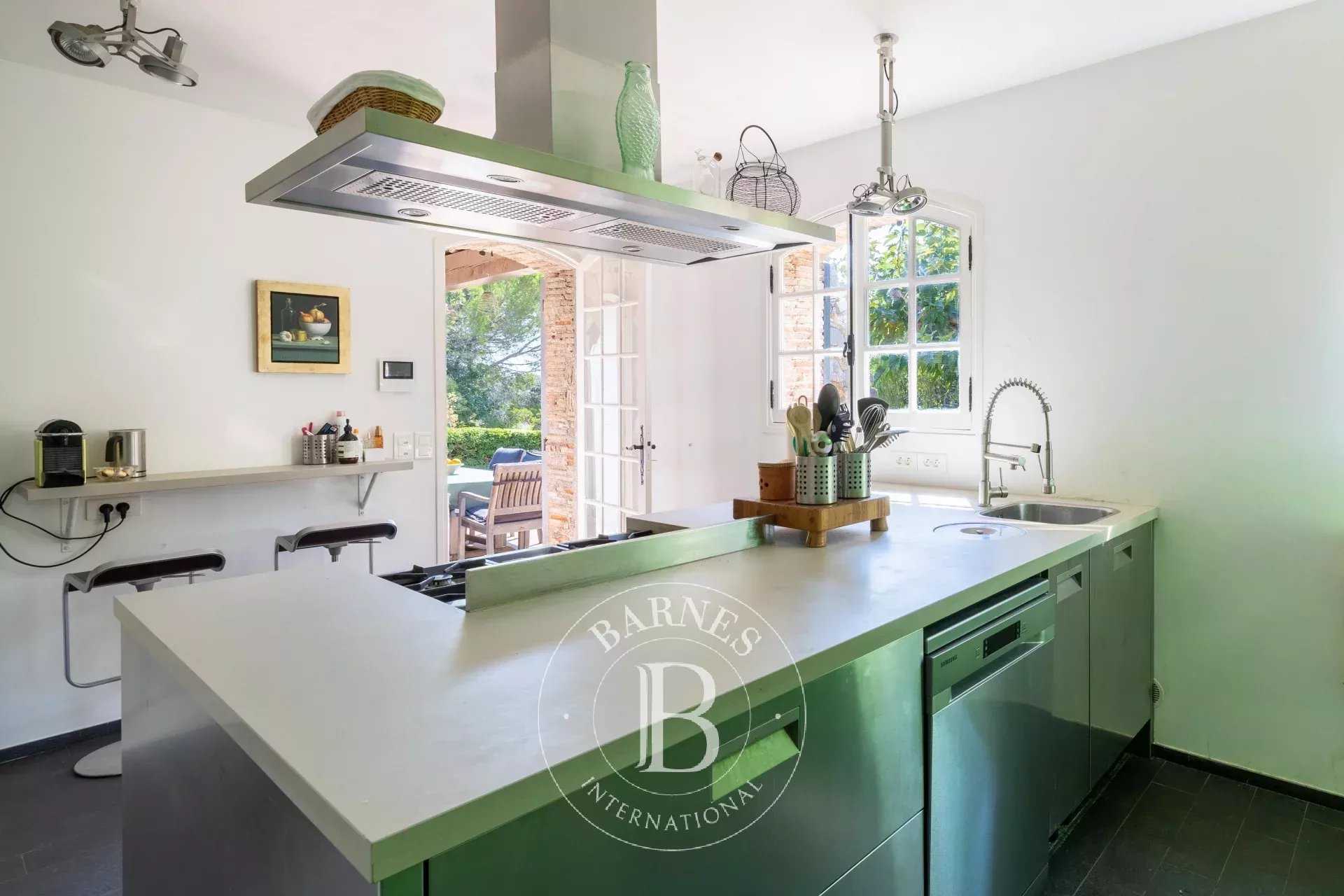 Mouans-Sartoux  - Maison 7 Pi&egrave;ces 4 Chambres